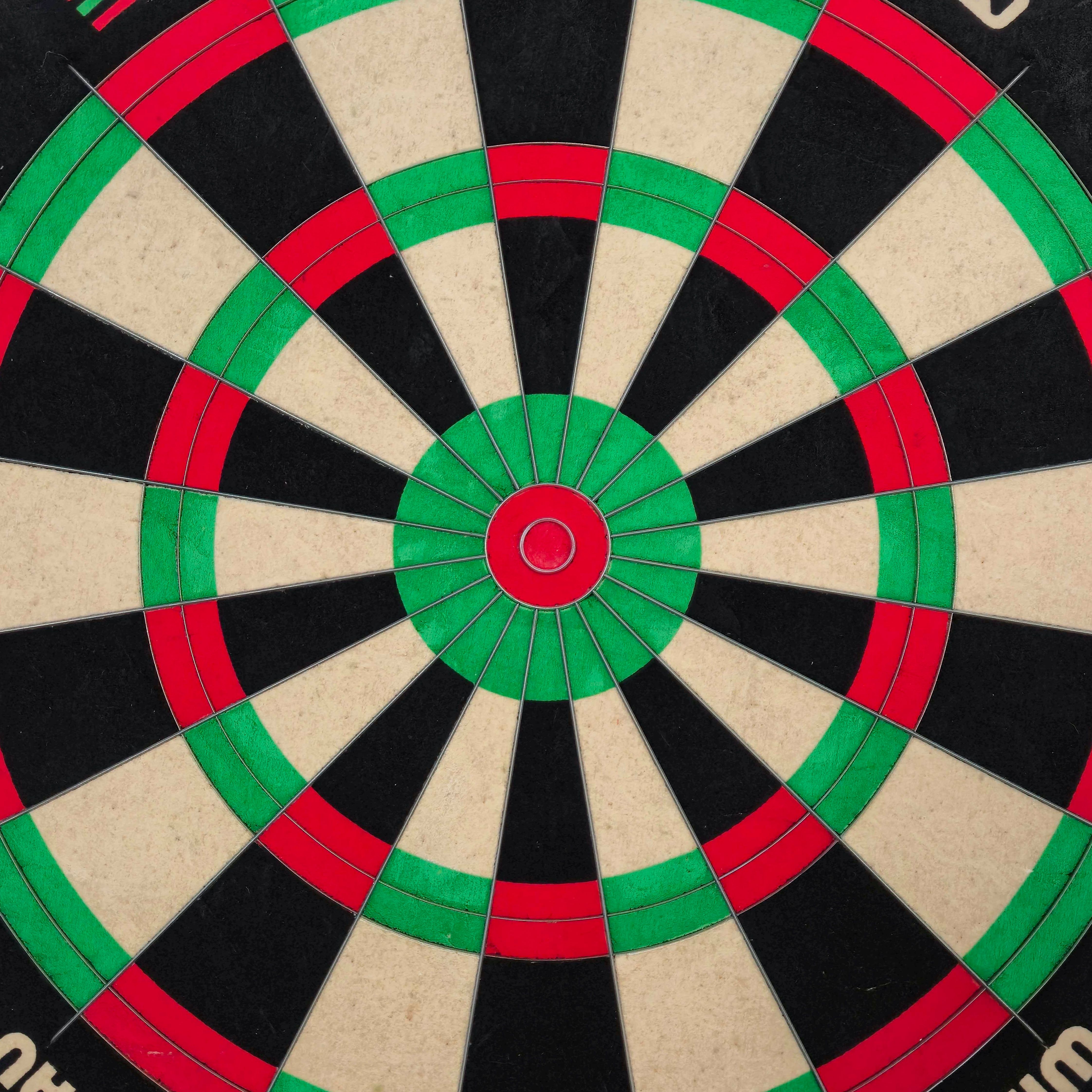 Stalowa tarcza do darta Winmau Equalizer Dieses Bild stellt das Winmau Equalizer Steeldartboard dar. Das Steeldartboard eignet sich für präzises Dartspielen.