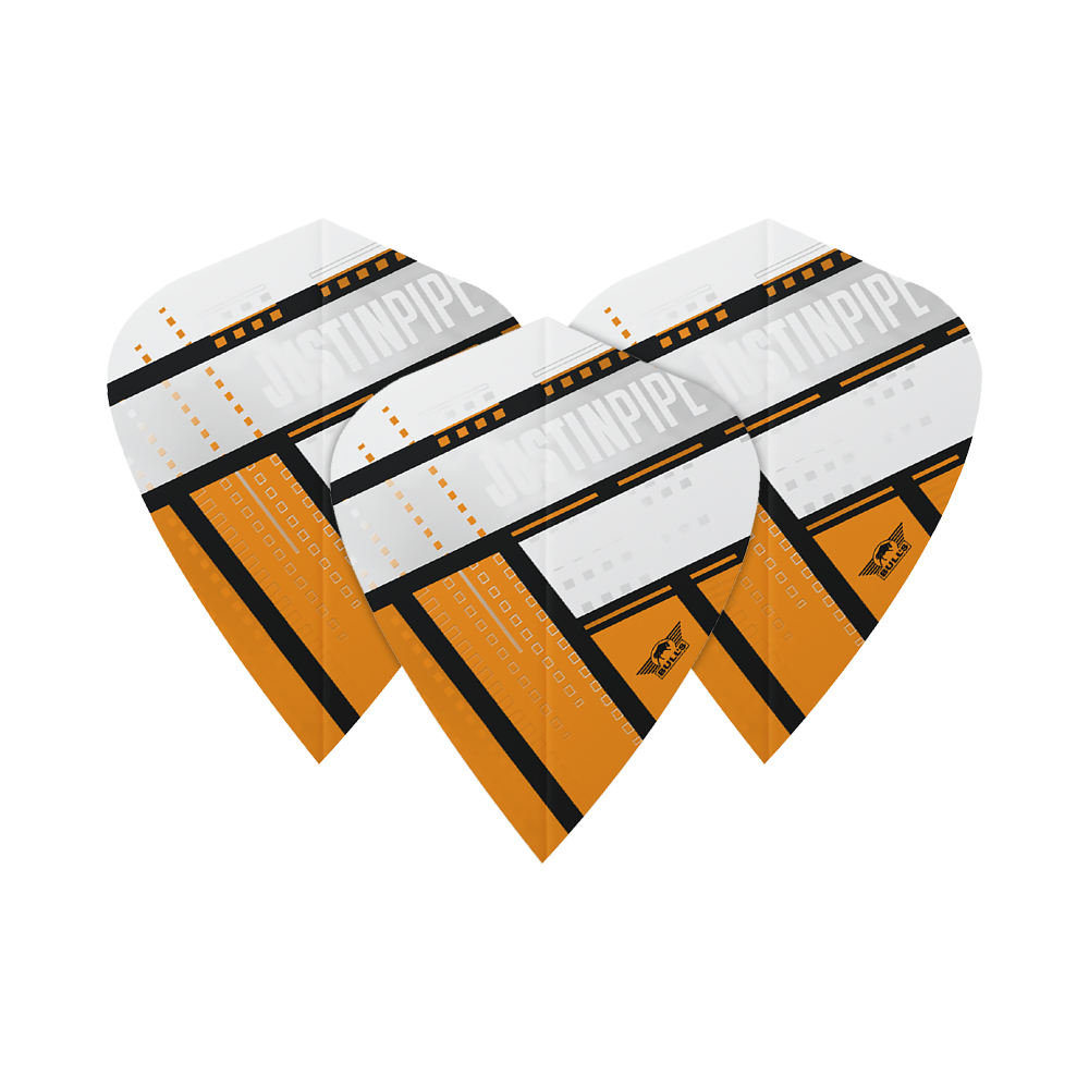 Das Bild zeigt drei Dartflights des Modells "Bulls NL Powerflite Justin Pipe Match Kite Flights". Sie sind in den Farben Weiß, Orange und Schwarz gestaltet und tragen den Schriftzug "JUSTIN PIPE".