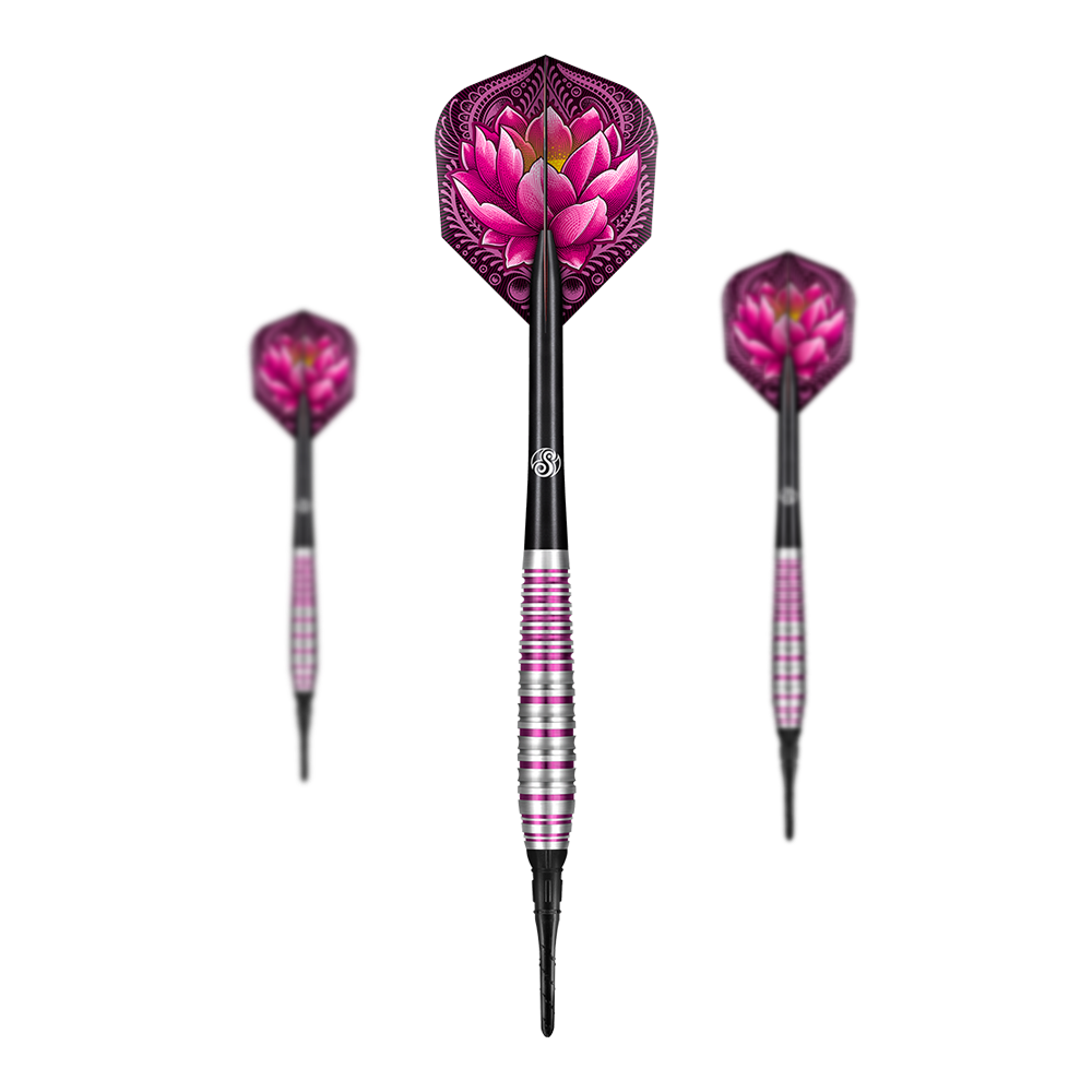 Shot ZEN Juji Softdarts Das Bild zeigt drei Softdarts des Produkts "Shot ZEN Juji Softdarts". Die Darts haben ein auffälliges Design mit pinken und silbernen Akzenten sowie einem dekorativen Lotusblüten-Muster auf den Flights.