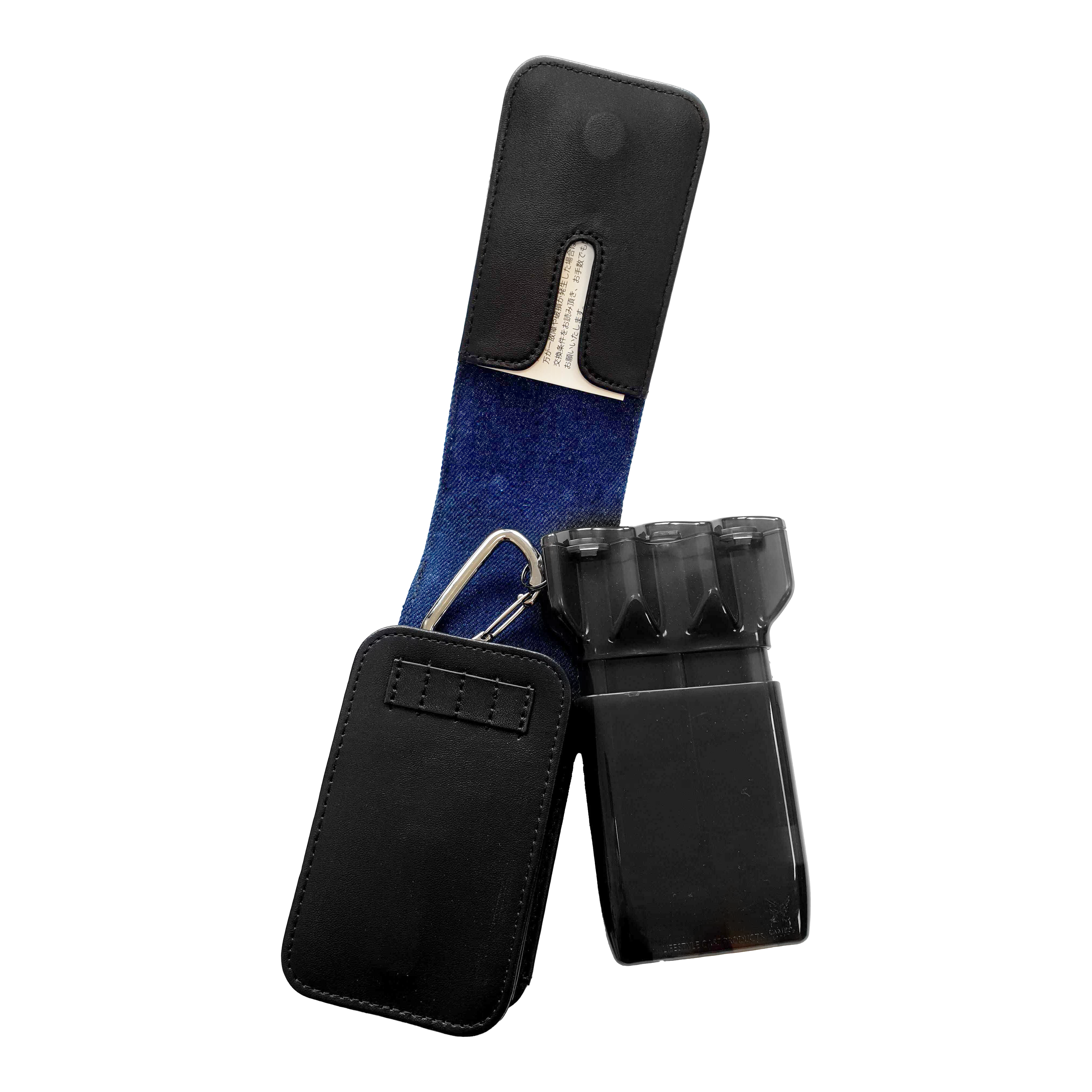 Auf dem Bild ist ein schwarzes Dart-Etui mit blauem Innenfutter zu sehen. Das Etui ist geöffnet und zeigt einen darin befindlichen schwarzen Behälter für Darts.