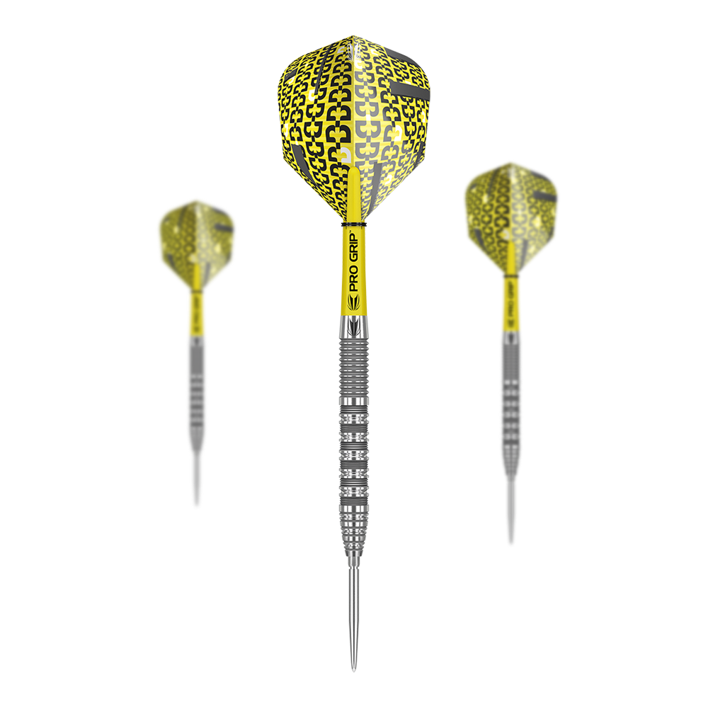 Target Bolide 01 Swiss Point stalowe rzutki Das Bild zeigt drei Target Bolide 01 Swiss Point Steeldarts mit gelben Flights und silbernen Spitzen. Die Darts haben einen auffälligen, schwarz-gelben Aufdruck und einen silbernen, geriffelten Schaft.
