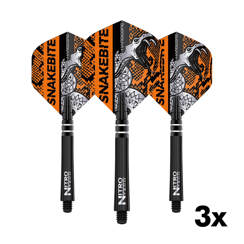 Das Bild zeigt drei Dart-Flights mit schwarzen Schäften und auffälligem Schlangenmuster in Orange und Silber. Auf den Flights steht das Wort "SNAKEBITE" und unten rechts ist "3x" zu sehen.