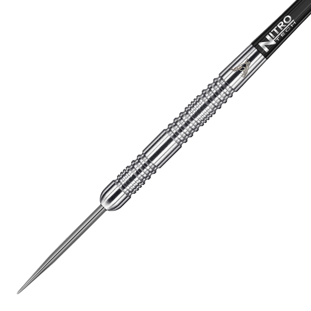 RD1677-RedDragon-Peter-Wright-Snakebite-Euro-11-Steeldarts-2 Das Bild zeigt einen Red Dragon Peter Wright Snakebite Euro 11 Steeldart. Der Dartpfeil ist aus silberfarbenem Metall mit feiner Riffelung und einem schwarzen Schaft.