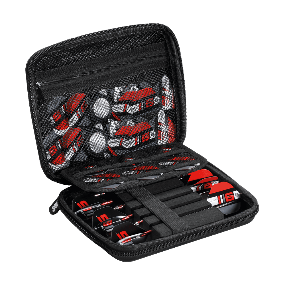8134_Winmau_Blade_6_XL_Dartcase_2_NEU Das Bild zeigt das Produkt "Winmau Blade 6 XL Dartcase". Es ist ein aufklappbares Etui, das mehrere Darts und Zubehör ordentlich aufbewahrt.