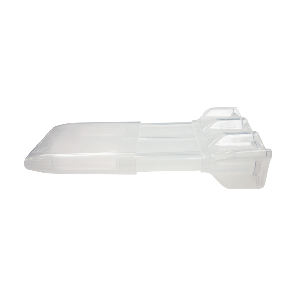 Etui na lotki Cameo Dropsleeve 2 Das Bild zeigt ein durchsichtiges Kunststoffetui, das flach und länglich ist. Es handelt sich um ein Aufbewahrungsbehälter, vermutlich für Dartpfeile.