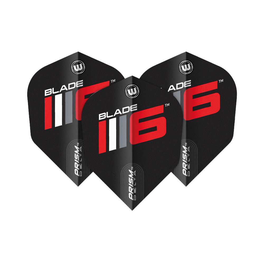 Winmau Prism Delta Blade 6 No6 Flights Das Bild zeigt drei schwarze Dart-Flights mit der Aufschrift „BLADE 6“ in Rot und Weiß. Unten auf den Flights steht „PRISM DELTA“.