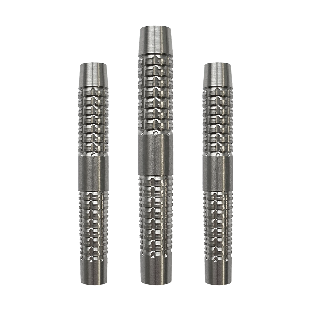 Lufy do rzutek McDart SilverGrip Softdart - 20g Das Bild zeigt drei silberne Dart-Barrels der Marke McDart SilverGrip Softdart, jeweils mit einem Gewicht von 20 Gramm. Die Barrels haben eine strukturierte, griffige Oberfläche für besseren Halt.