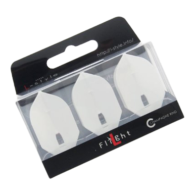 L-L-Style5PRO Rocket Flights Das Bild zeigt eine Packung mit drei weißen L-Style L5PRO Rocket Flights. Die Flights sind ordentlich nebeneinander in einer durchsichtigen Verpackung angeordnet.