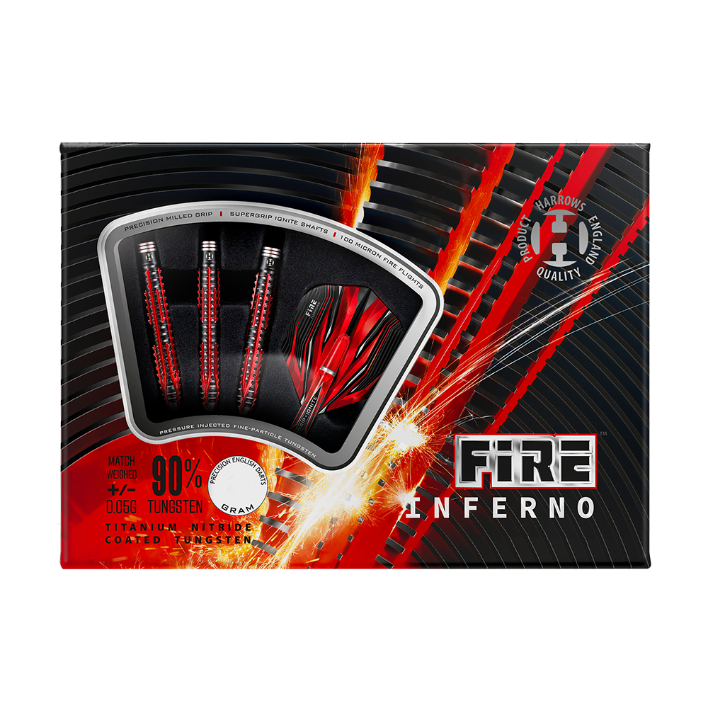 HA27071_Harrows_Fire_Inferno_Softdarts_3 Das Bild zeigt eine Verpackung mit den Harrows Fire Inferno Softdarts. Die Darts und Flights sind in Schwarz und Rot gestaltet und die Verpackung hebt die hohe Qualität und den 90%igen Tungsten-Anteil hervor.