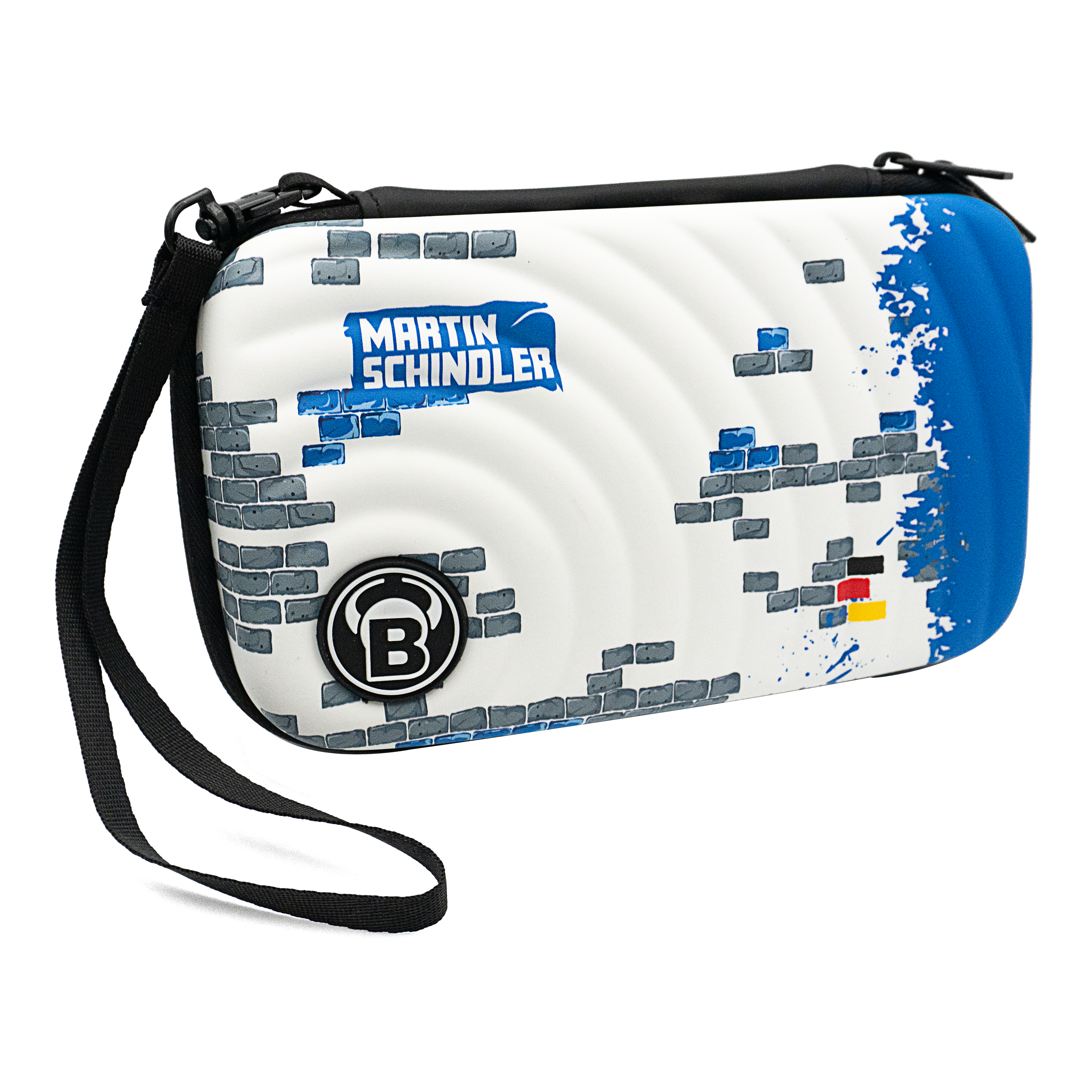 Etui na lotki Bulls Orbis XL Martin Schindler Dies ist das Bulls Orbis XL Martin Schindler Dartcase. Es ist weiß mit blauen und grauen Ziegelmotiven und trägt den Namen "Martin Schindler" sowie ein schwarzes Bulls-Logo.