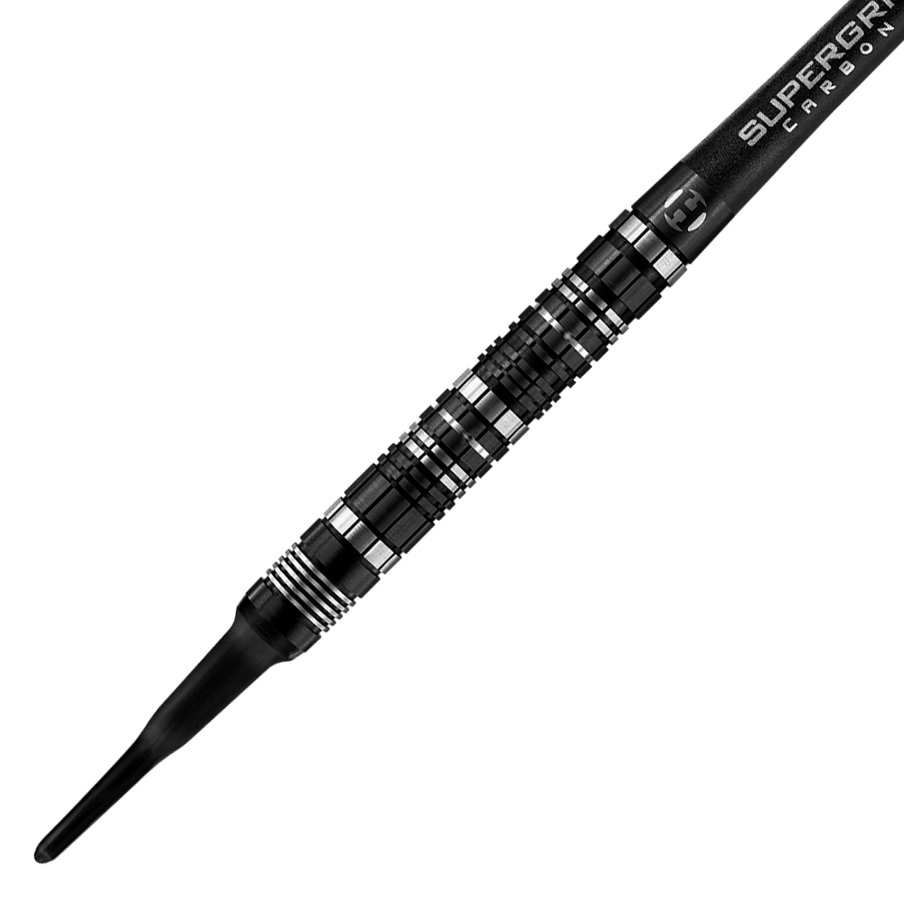 HA29471_Harrows_Magnum_Reloaded_Softdarts_2 Das Bild zeigt einen Harrows Magnum Reloaded Softdart. Der Dart hat ein modernes, schwarzes Design mit silbernen Akzenten und einer geriffelten Griffzone.