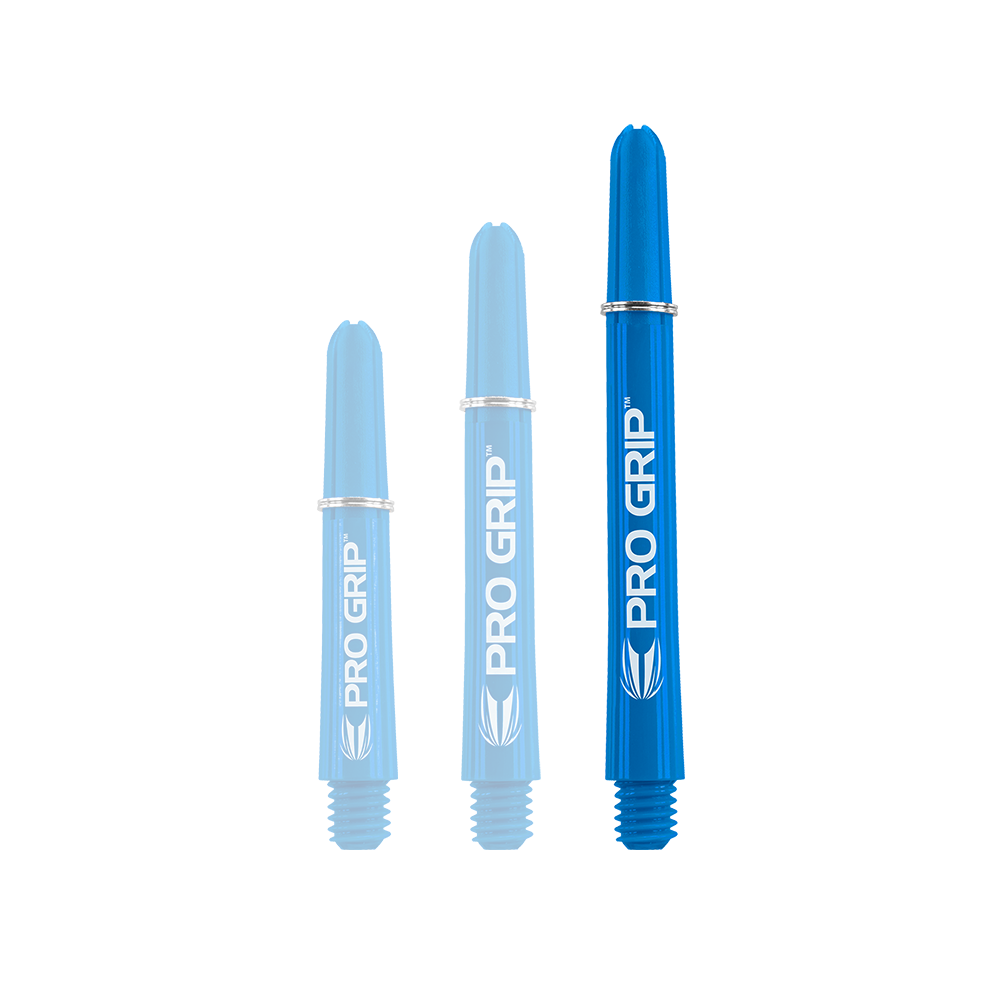 Auf dem Bild sind drei blaue Dartschäfte in unterschiedlicher Länge zu sehen. Auf jedem Schaft steht in weißer Schrift "PRO GRIP".