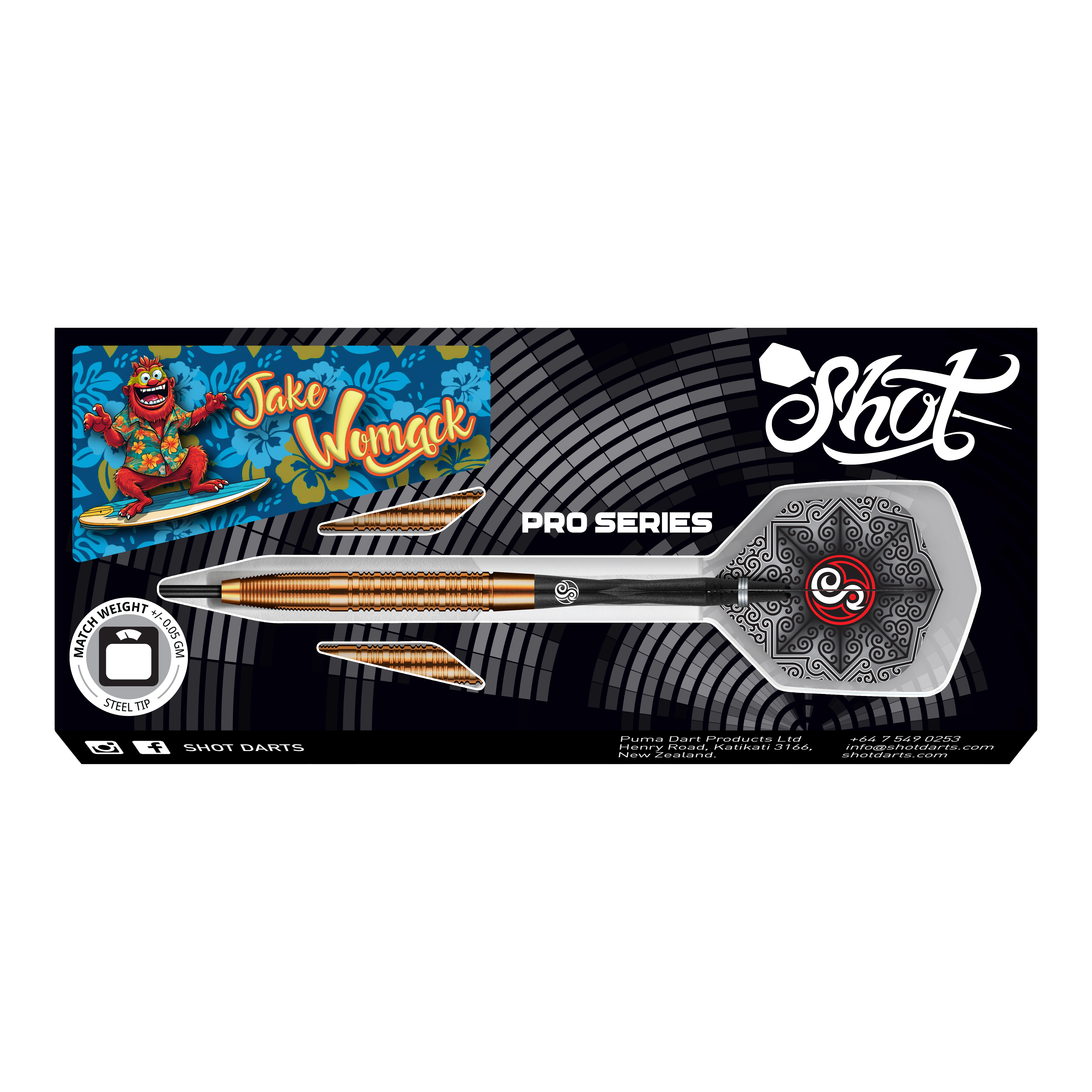 Shot Pro Series Jake Womack Steeldarts - 23g Das Bild zeigt die "Shot Pro Series Jake Womack Steeldarts - 23g" in ihrer Verpackung. Die Darts haben ein auffälliges Design und sind mit einem Comic-Surfer-Motiv verziert.