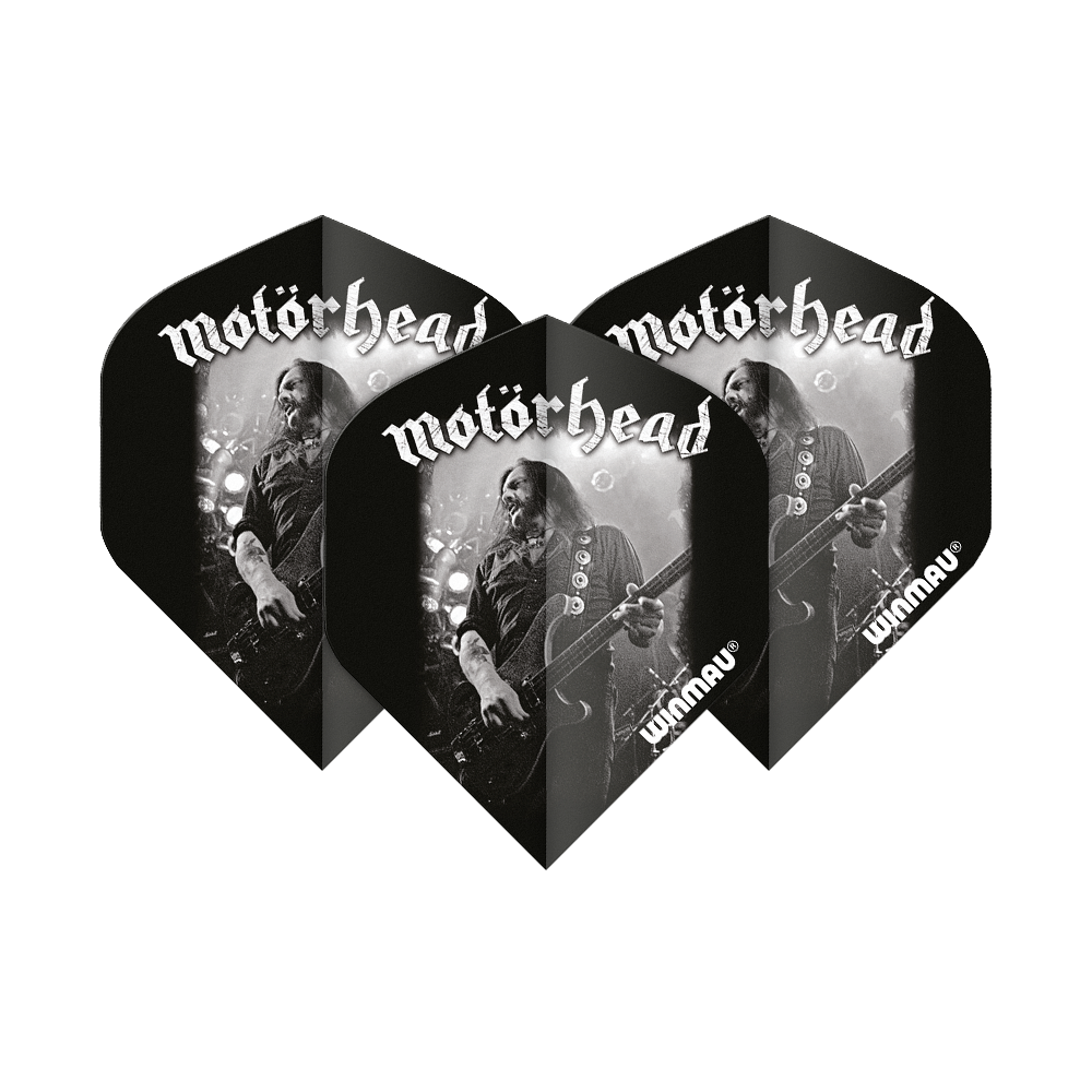 6905-209_Winmau_Rockstar_Legends_Mot-rhead_Lemmy_Standard_Flights_1cdYamf5Ktf7Ua Auf dem Bild sind drei Dartflights mit dem Motiv „Motörhead Lemmy“ zu sehen. Die Flights sind schwarz-weiß gestaltet und tragen die Aufschrift „Motörhead“ sowie das Winmau-Logo.