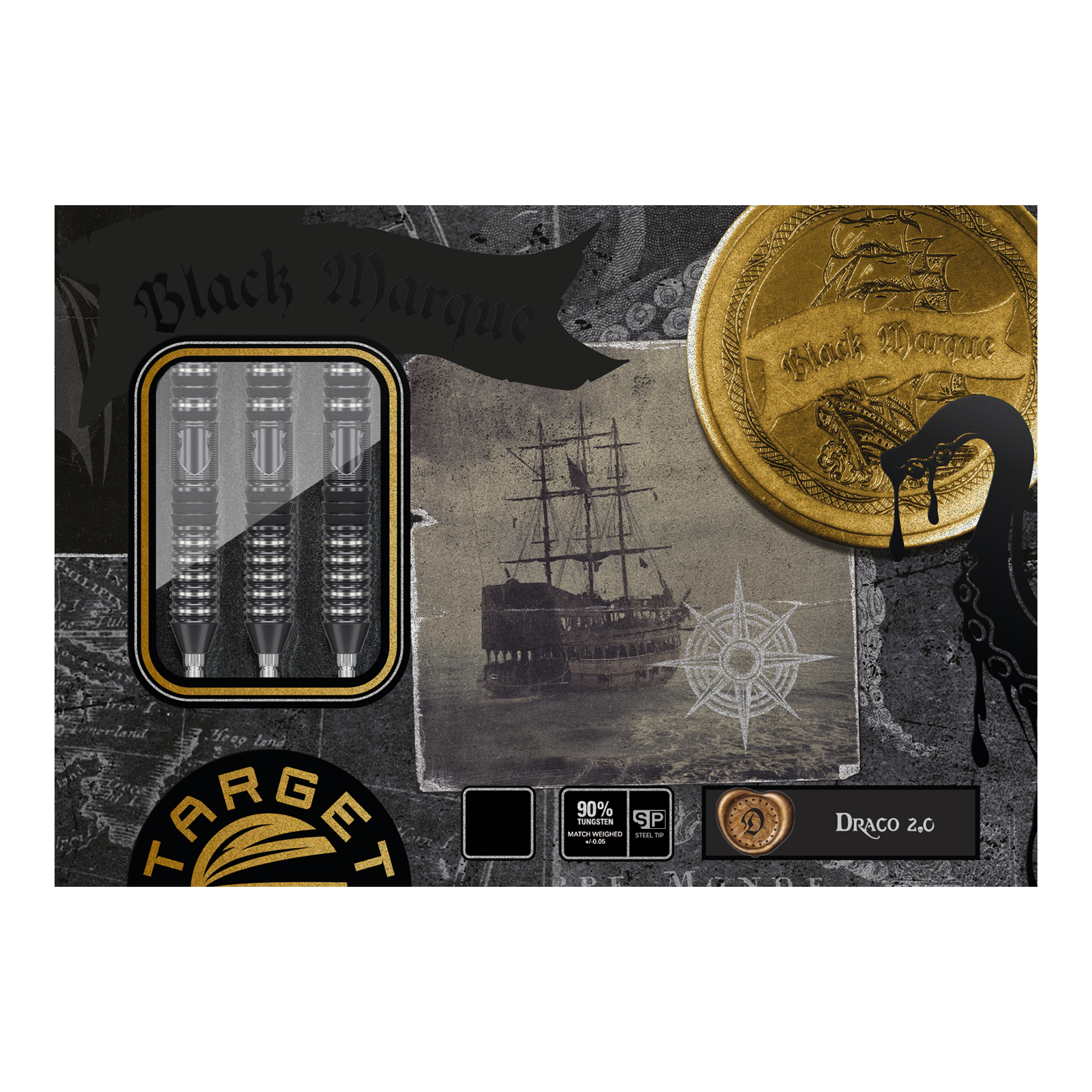 Das Bild zeigt die Verpackung der "Target Japan Black Marque Draco GEN2 Steeldarts". Auf der Verpackung sind die Darts, ein altes Segelschiff und ein goldener Münzmotiv zu sehen.