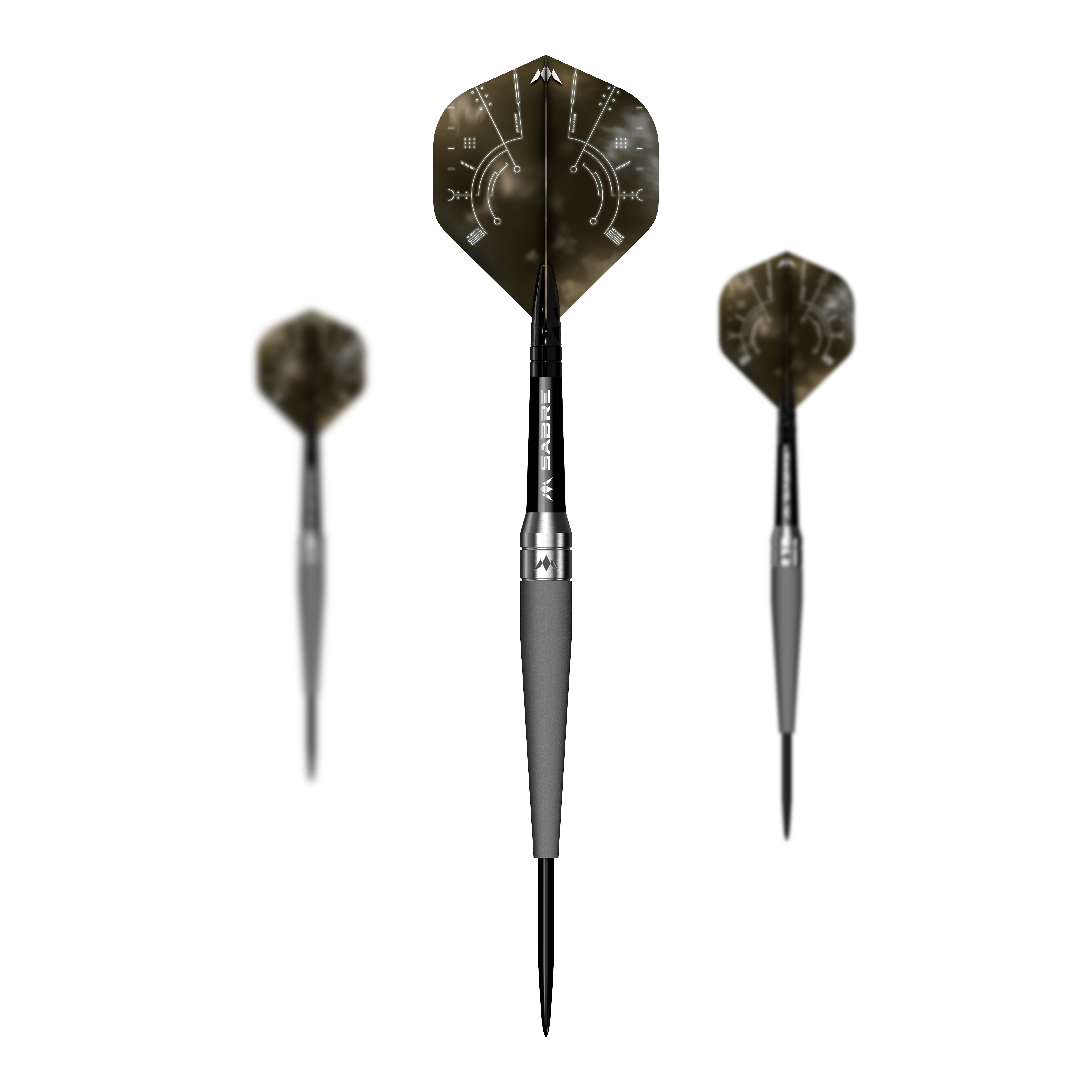 Lotki stalowe Mission Saturn Titan Das Bild zeigt drei Steeldarts des Produkts „Mission Saturn Titan“. Die Darts haben eine schwarze Spitze, einen silbernen Körper und auffällige Flights mit einem futuristischen Design.