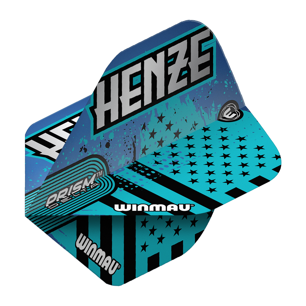 Loty standardowe Winmau Prism Delta Rick Henze Das Bild zeigt die Winmau Prism Delta Rick Henze Standard Flights in einem auffälligen blauen Design mit schwarzen Sternen und Streifen. Auf den Flights steht der Name "Henze" und das Winmau-Logo ist deutlich sichtbar.