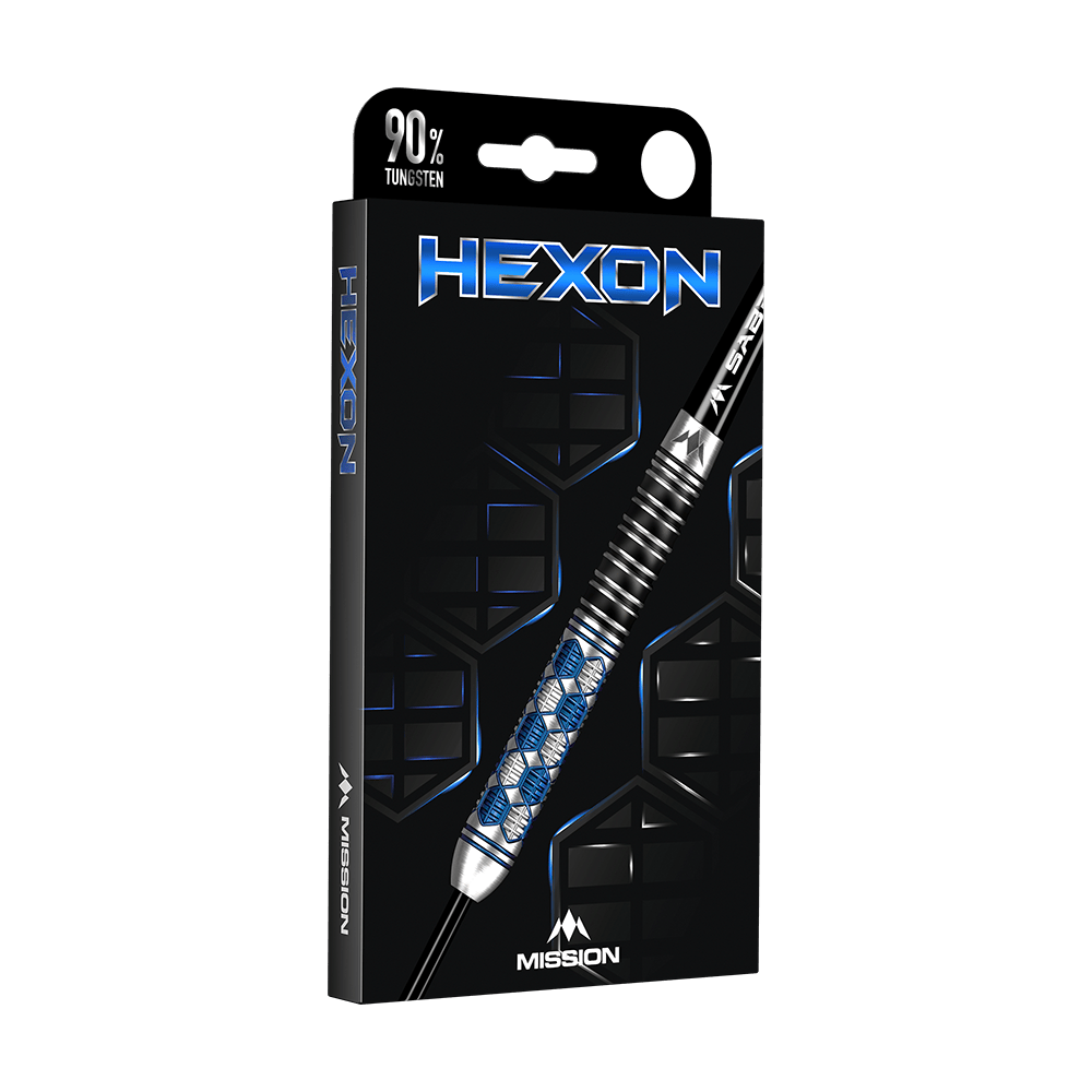 M001310_Mission_Hexon_Steeldarts_3 Die Abbildung zeigt die Verpackung der Mission Hexon Steeldarts mit einem Gewicht von 23g. Das Design hebt den Dartpfeil und den Schriftzug "Hexon" in Blau hervor und erwähnt einen 90%igen Wolframanteil.