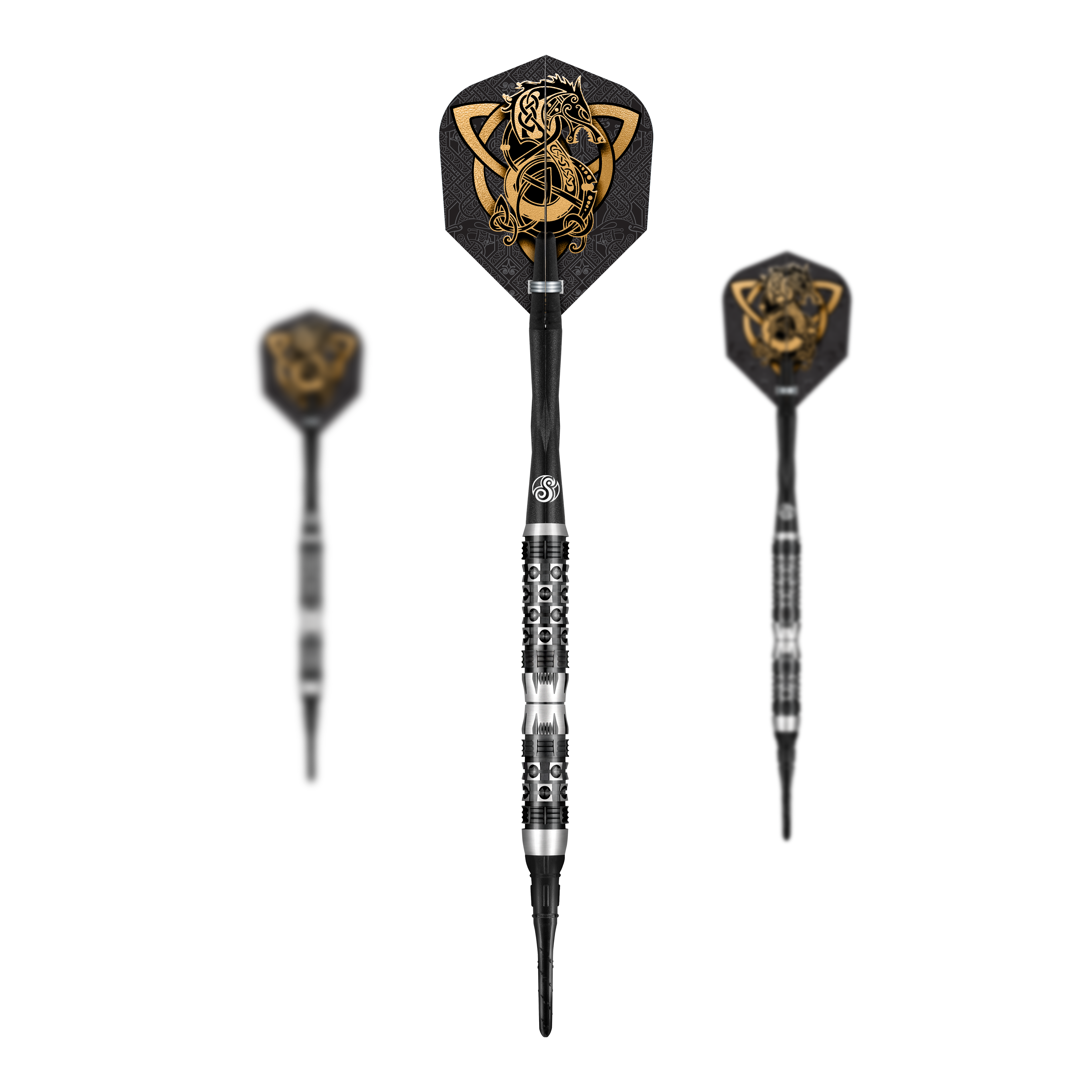 Miękkie lotki Shot Viking Wolf - 20g Das Bild zeigt das Produkt "Shot Viking Wolf Softdarts - 20g". In der Mitte ist ein detaillierter Softdart mit nordischem Wolf-Design in Gold und Schwarz zu sehen.