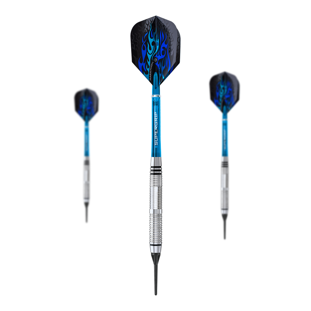 Miękkie rzutki Harrows Blaze Style B - 18g Das Bild zeigt drei Softdarts des Modells „Harrows Blaze Style B“ mit einem Gewicht von 18 Gramm. Die Darts haben blaue Schäfte und schwarze Flights mit blauen Flammenmustern.
