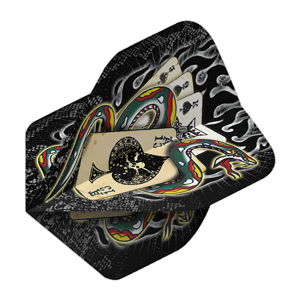 Alchemiczny Wąż Pik nr 2 Standardowe Loty Das Bild zeigt die „Alchemy Snake Of Spades No2 Standard Flights“. Das Design zeigt eine bunte Schlange, die sich um Spielkarten windet, vor einem schwarzen Hintergrund mit Flammenmotiven.