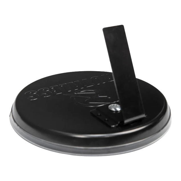 Zestaw do darta Ruthless Mini Desktop Das Bild zeigt die Rückseite eines Produkts namens "Ruthless Mini Desktop Dartboard Set". Es ist eine runde schwarze Basis mit einem klappbaren Ständer.