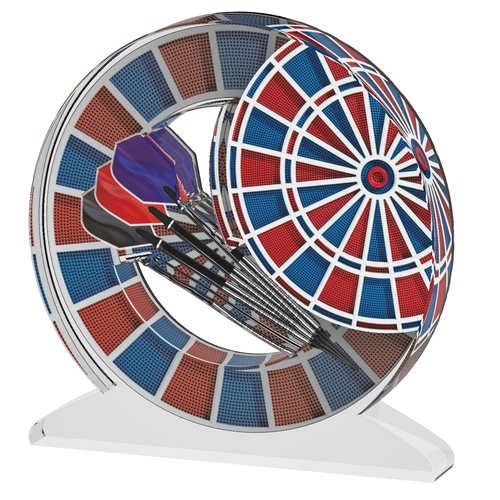 Auf dem Bild ist eine Acryl-Trophäe für Softdart zu sehen. Die Trophäe zeigt eine bunte Dartscheibe und mehrere Dartpfeile auf einem weißen Standfuß.