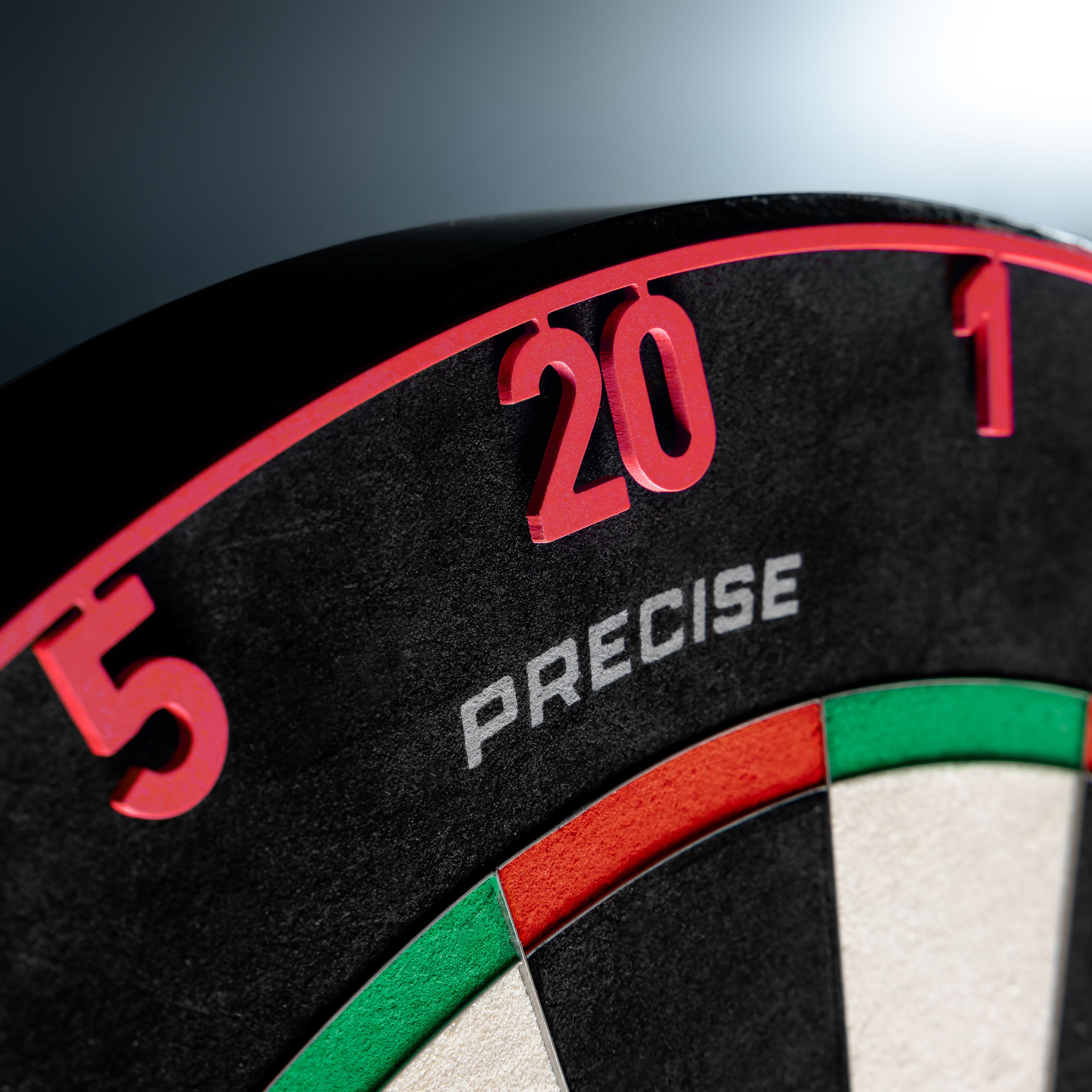 Abgebildet ist das Precise 180 Endorphine Steeldartboard mit Nummernring in Inferno Red. Es handelt sich um ein hochwertiges Dartboard für präzises Spiel.