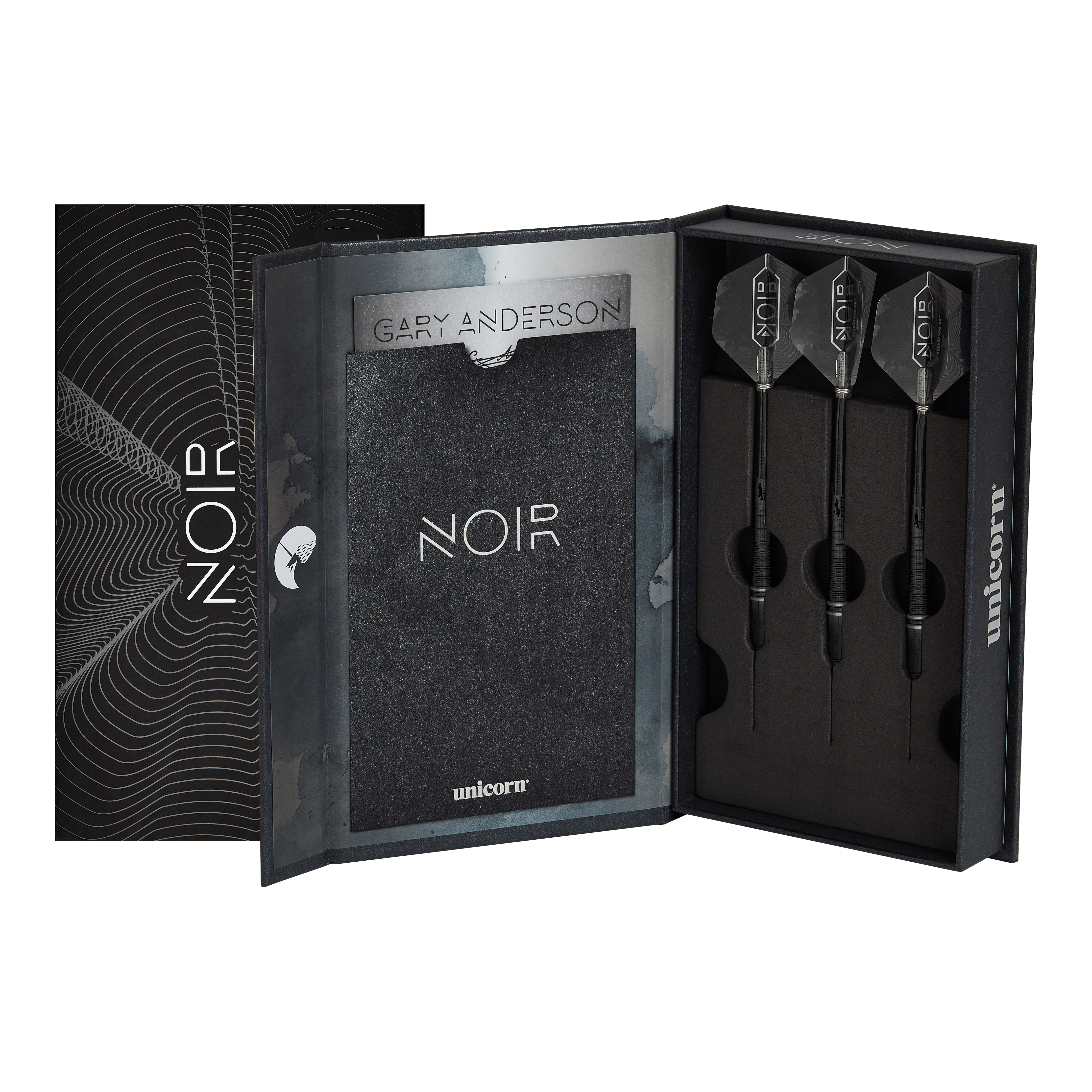 Mistrz Świata Jednorożców Gary Anderson Noir Phase 6 Steeldarts Das Bild zeigt eine elegante schwarze Verpackung mit drei Steeldarts, die als "Unicorn World Champion Gary Anderson Noir Phase 6" bezeichnet werden. Die Darts und die Schachtel sind modern und hochwertig gestaltet.