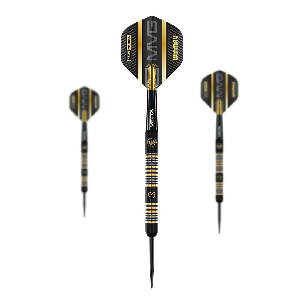 Trylogia Winmau Michaela Van Gerwena Steeldarts Das Bild zeigt drei schwarze Steeldarts mit goldenen und silbernen Akzenten. Auf den Flights steht groß "MVG" und "Winmau".