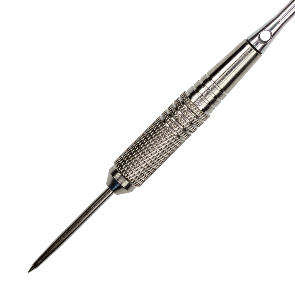 MCST7_McDart_Nickel_Silver_Steeldarts_2 Das Bild zeigt einen McDart Nickel Silver Steeldart. Der Dartpfeil besteht aus silbernem Metall mit einer geriffelten Griffzone für besseren Halt.