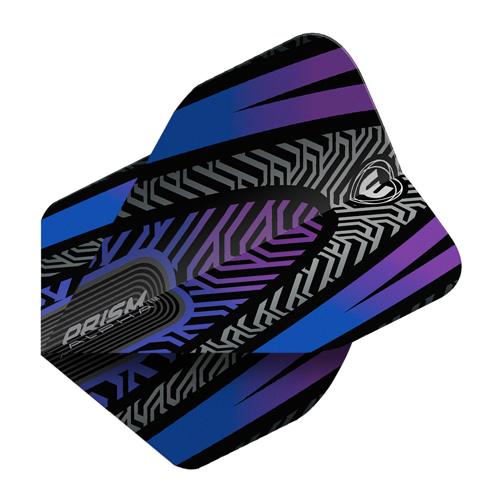 Das Bild zeigt einen Winmau Prism Alpha Schwarz Blau No2 Standard Dartflight. Das Flight hat ein modernes, schwarz-blaues Design mit silbernen und lilafarbenen Mustern.