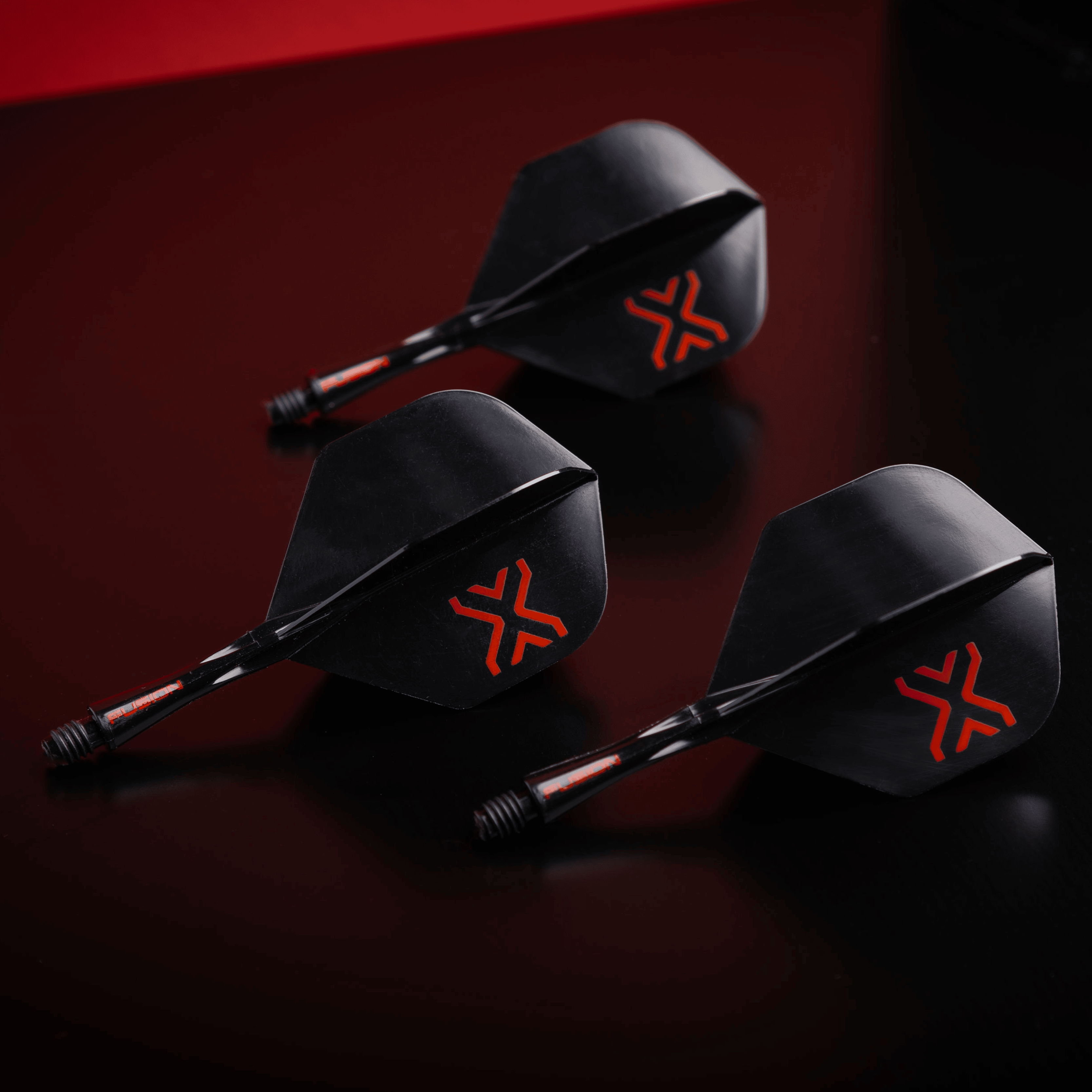 System wałów lotniczych Winmau Fusion Blade X No2 Standard – czarny Das Bild zeigt das Winmau Fusion Blade X No2 Standard Flight-Shaft-System in Schwarz. Es handelt sich um ein Zubehörteil für Dartspiele.