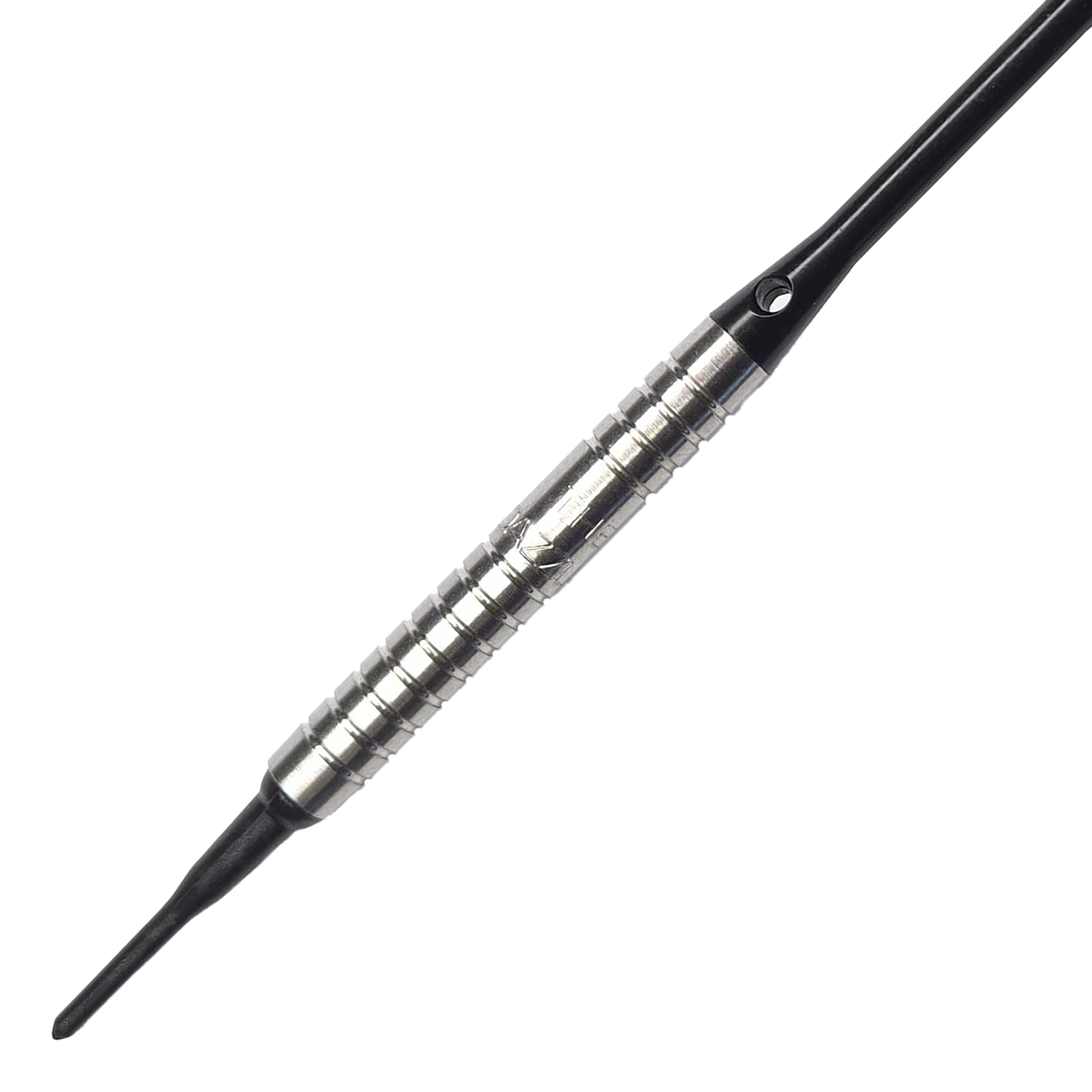 McDart 85 Tungsten V15 Softdarts - 16,5g Das Bild zeigt einen McDart 85er Tungsten V15 Softdart mit einem Gewicht von 16,5g. Der Dart hat eine silberne, geriffelte Barrel und schwarze Spitzen sowie Schaft.