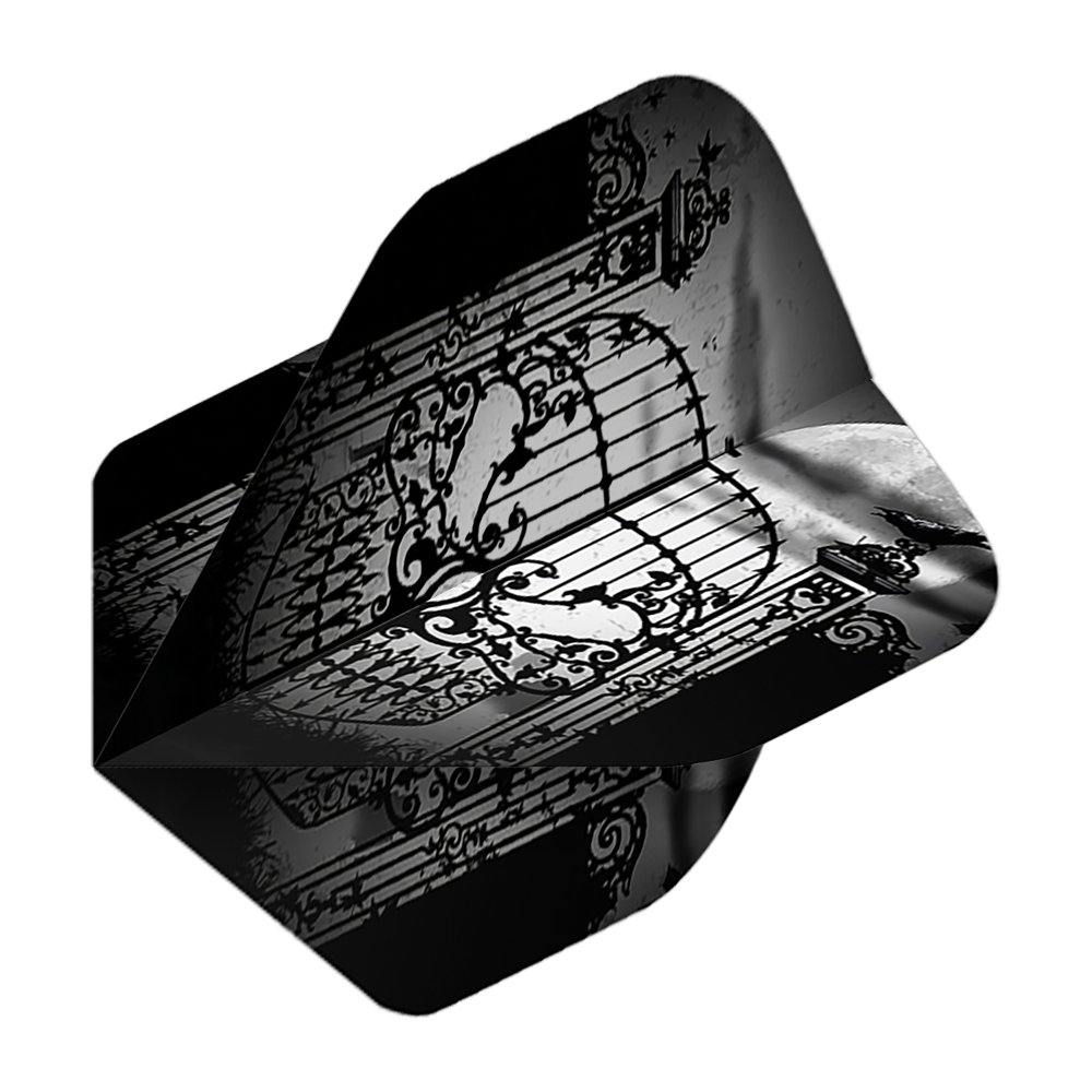 Alchemia Porzuć wszelką nadzieję Nr 2 Standardowe loty Das Bild zeigt einen Dartflight mit einem kunstvollen, schwarzen Tor-Design vor einem Vollmond. Die Farben sind hauptsächlich schwarz und grau gehalten, was dem Flight ein mystisches Aussehen verleiht.