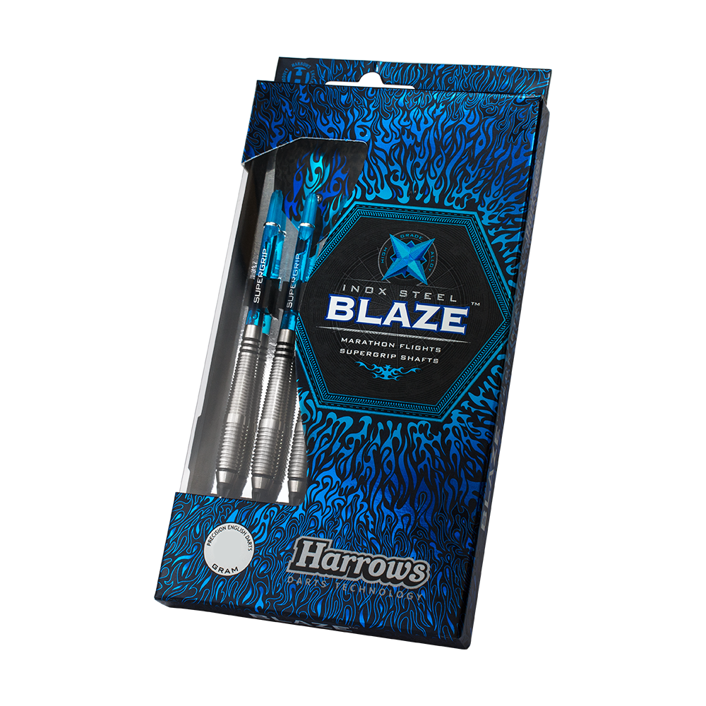 HA13968_Harrows_Blaze_Style_A_Softdarts_3 Die Abbildung zeigt eine Packung Harrows Blaze Style A Softdarts mit einem Gewicht von 18g. Die Darts sind in einer blauen Verpackung mit Flammenmuster sichtbar.