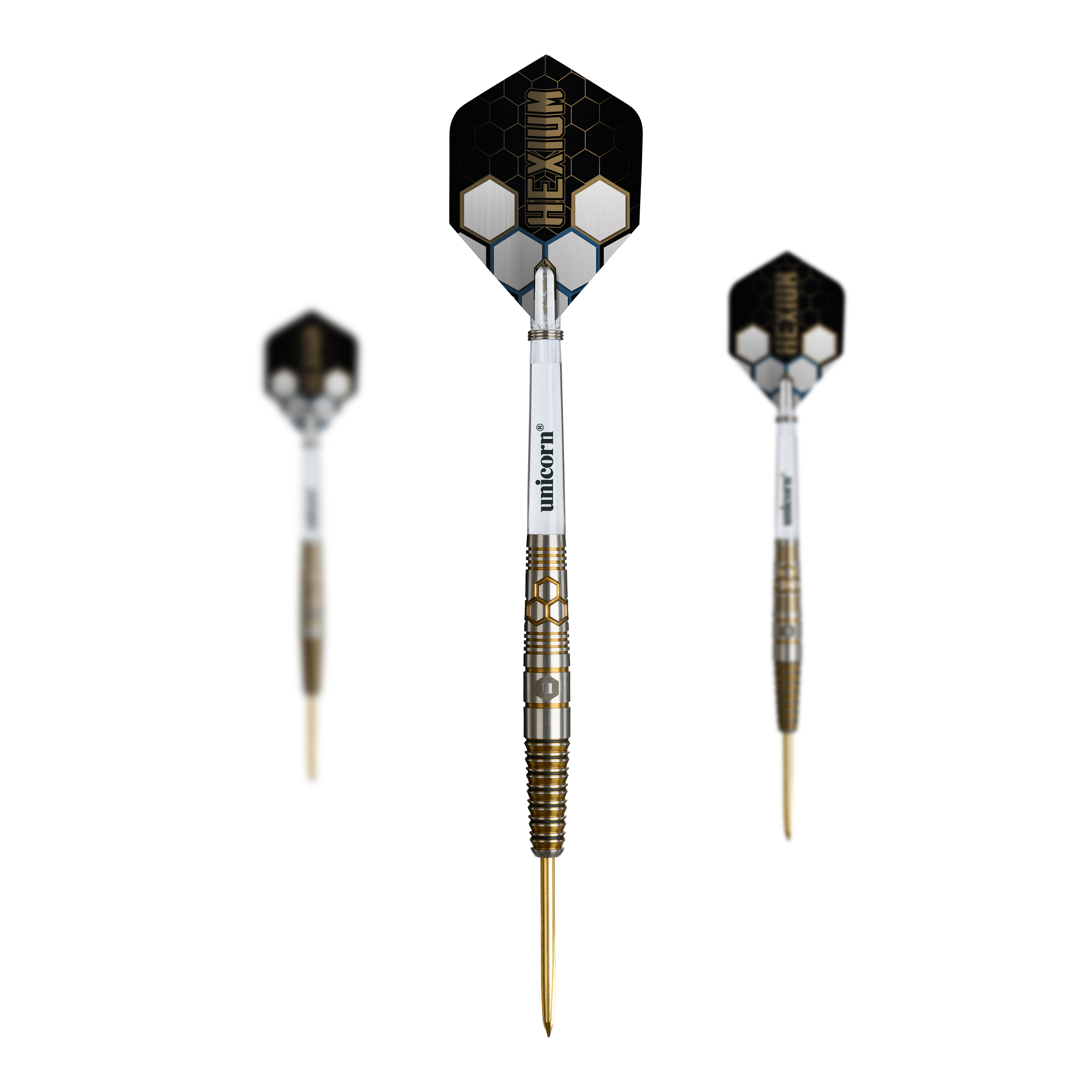Dieses Bild zeigt das Set der Unicorn Hexium Style 03 Gold & Black Steeldarts. Mehrere Darts im Gold und Schwarz Look liegen als Set zusammen.