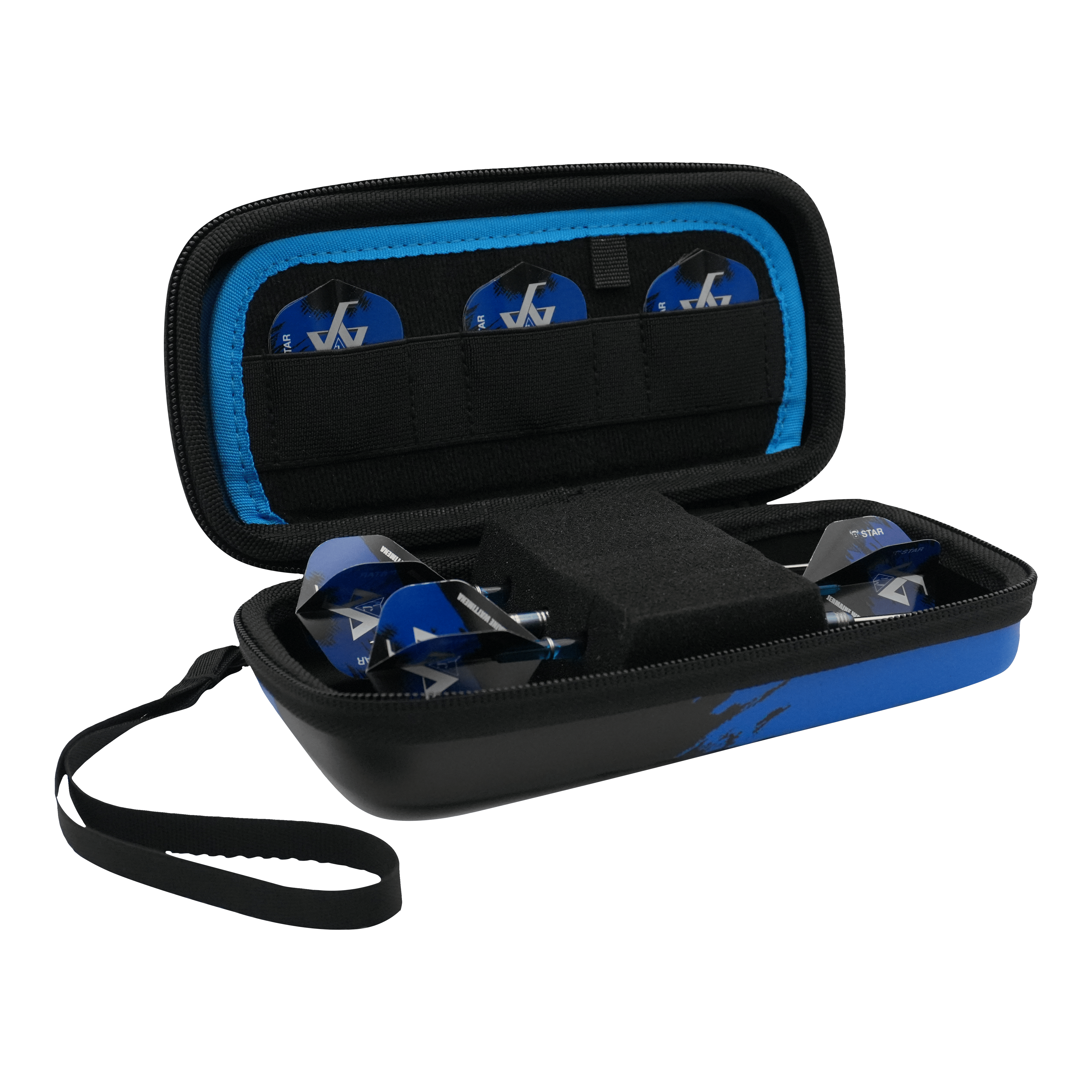 Pokrowiec na rzutki Bulls Orbis S Jermaine Watttimena Das Bild zeigt das Bulls Orbis S Jermaine Wattimena Dartcase, das geöffnet ist. Im Inneren befinden sich blaue Darts und mehrere Dartflights ordentlich verstaut.