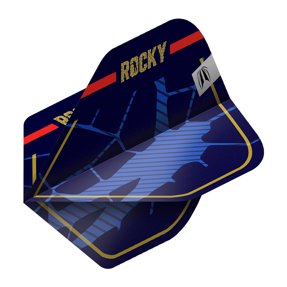 Target Pro Ultra Josh Rock GEN1 No2 Standard Flights - 3 zestawy Das Bild zeigt drei Sätze der Target Pro Ultra Josh Rock GEN1 No2 Standard Flights. Die Flights sind dunkelblau mit goldener Umrandung und dem Schriftzug "ROCKY" in Gold.