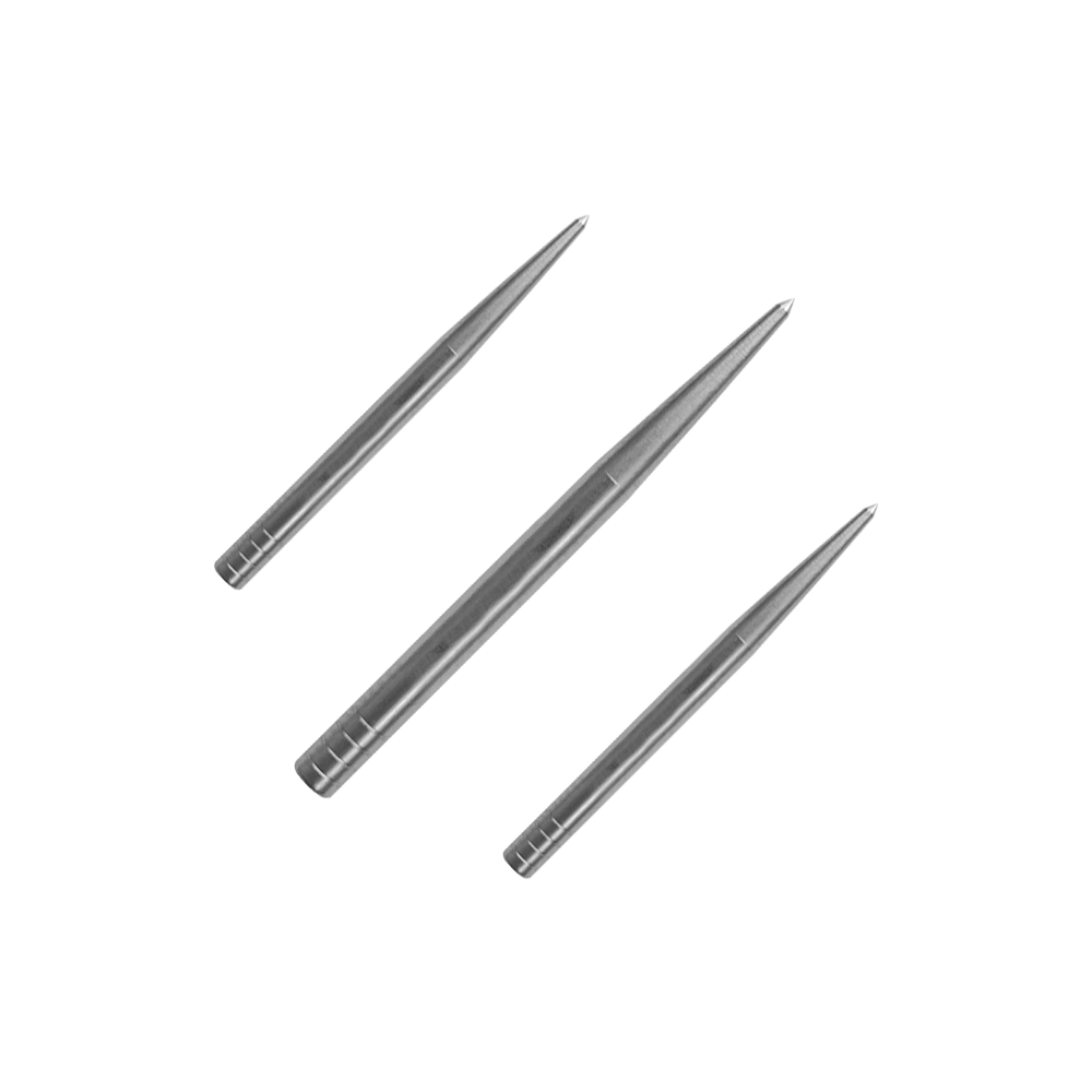 Końcówki lotek Condor Beak Point Without Cut Auf dem Bild sind drei silberne Dartspitzen zu sehen. Sie sind spitz zulaufend und aus Metall gefertigt.