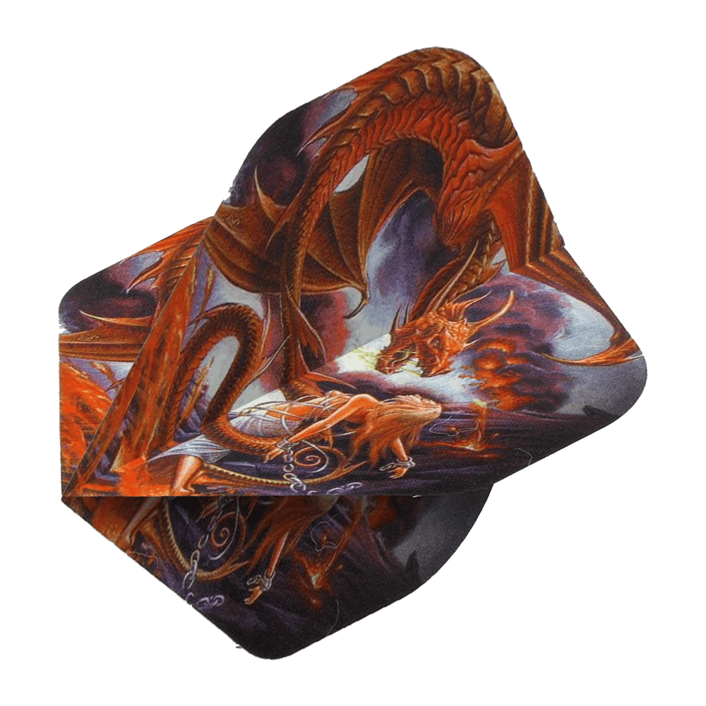 Das Bild zeigt die Alchemy Forge Of Vesuvius No2 Standard Flights mit einem auffälligen Drachenmotiv. Die Flights sind farbenfroh gestaltet und ideal für Dartpfeile geeignet.