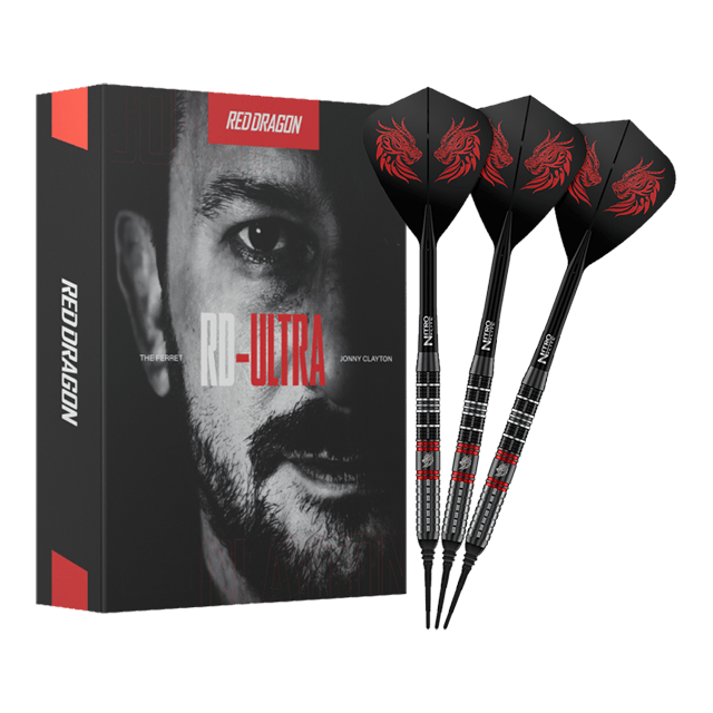Czerwone lotki Dragon Jonny Clayton RD-ULTRA miękkie - 18g Zu sehen sind die Red Dragon Jonny Clayton RD-ULTRA Softdarts - 18g in voller Ansicht. Die Darts haben eine silberne Barrel, schwarze Details und leuchtende Flights.
