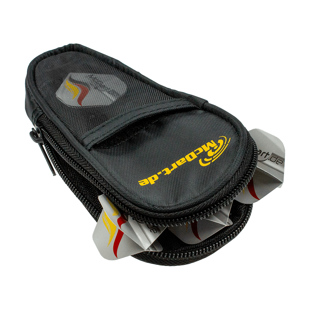 Zestaw startowy McDart Steel Dart Zu sehen ist das McDart Starterpack. Dieses Produkt ist ideal für den Einstieg ins Dartspiel.