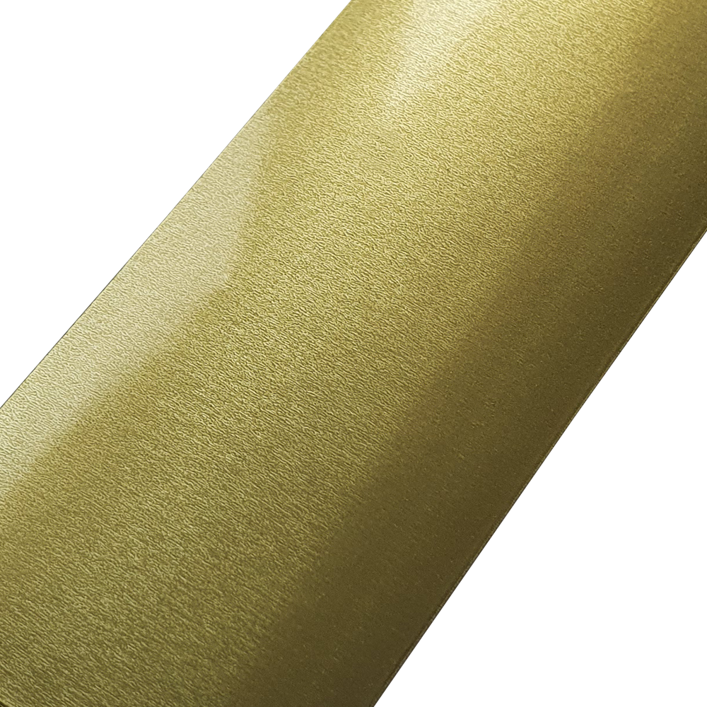 P-Schild_McDart_Pokalschild_mit_Wunschtext_5 Das Bild zeigt eine goldene Pokalschild-Platte mit gebürsteter Oberfläche. Auf diesem Schild kann ein individueller Wunschtext eingraviert werden.