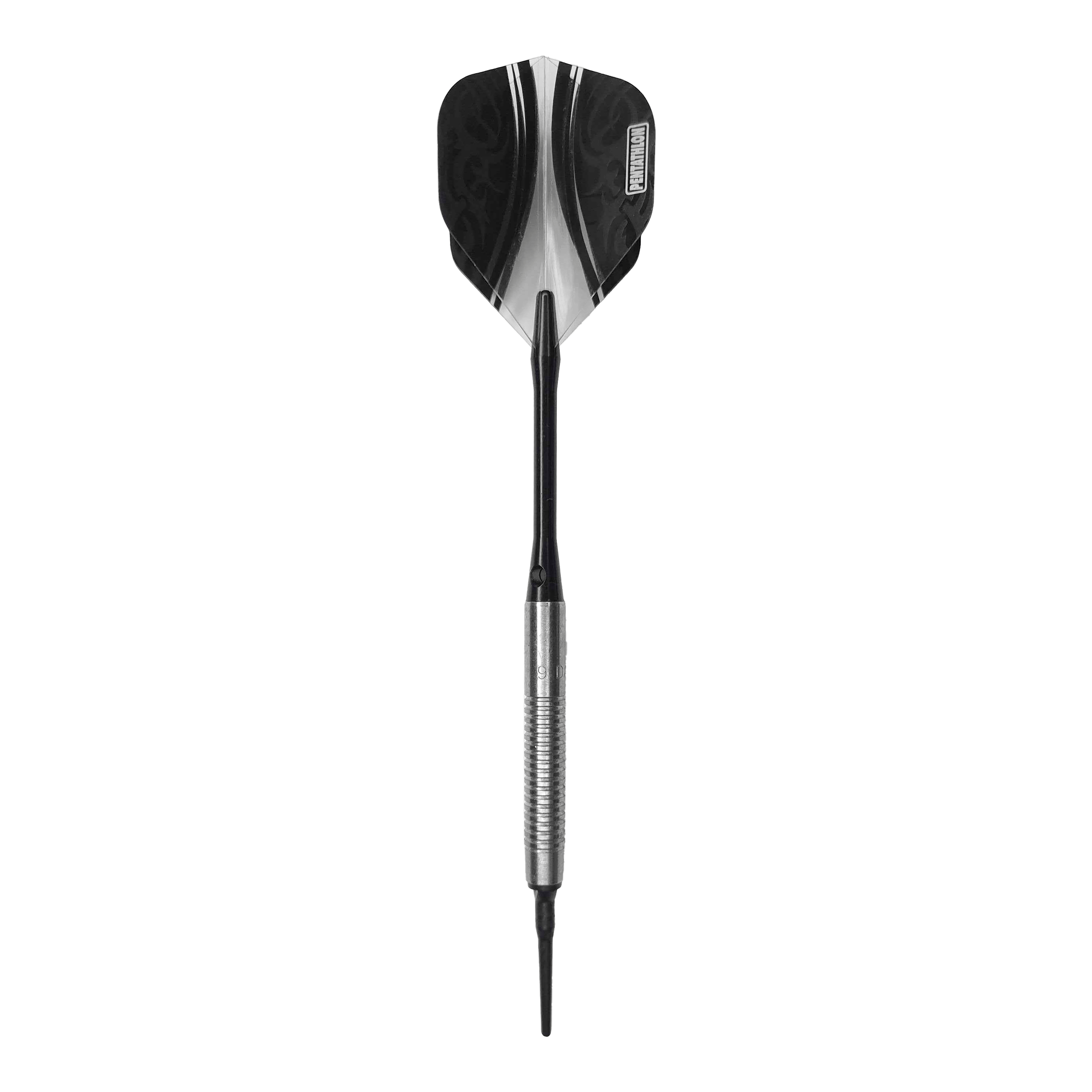 Lotki miękkie McDart 85 Tungsten V21 - 18,5 g Das Bild zeigt einen McDart 85er Tungsten V21 Softdart mit einem Gewicht von 18,5g. Der Dart hat eine silberne, gerillte Barrel und schwarze Flights.