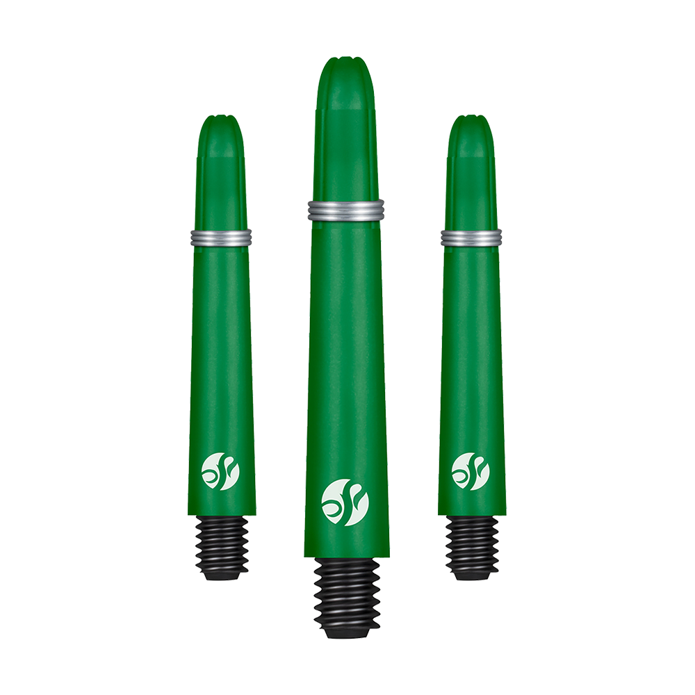 Auf dem Bild sind drei grüne Dartschäfte mit schwarzem Gewinde zu sehen. Jeder Schaft hat einen silbernen Ring und ein weißes Logo aufgedruckt.