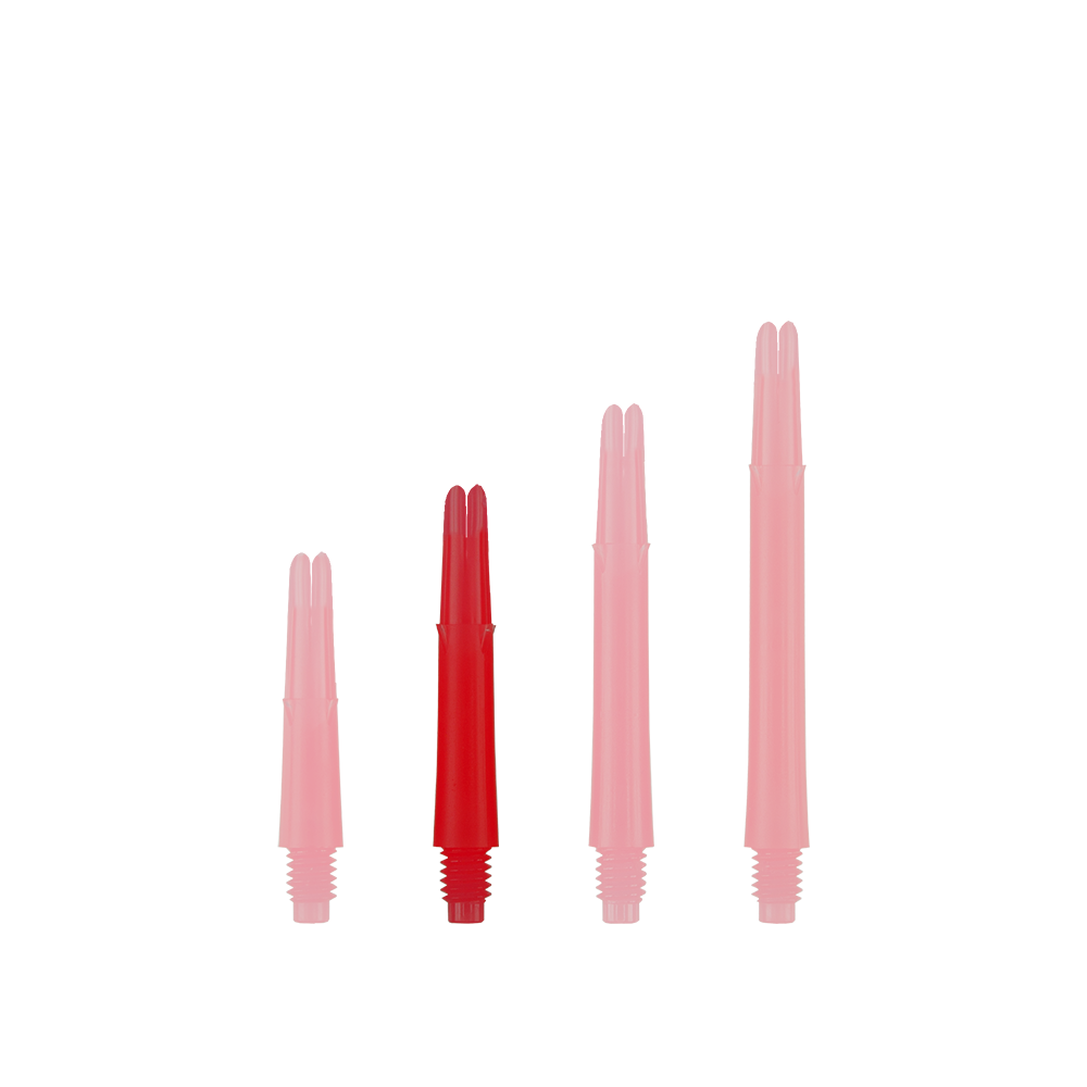 Auf dem Bild sind vier rote, gerade Dartschäfte in unterschiedlichen Längen zu sehen. Sie stehen nebeneinander aufrecht vor einem weißen Hintergrund.