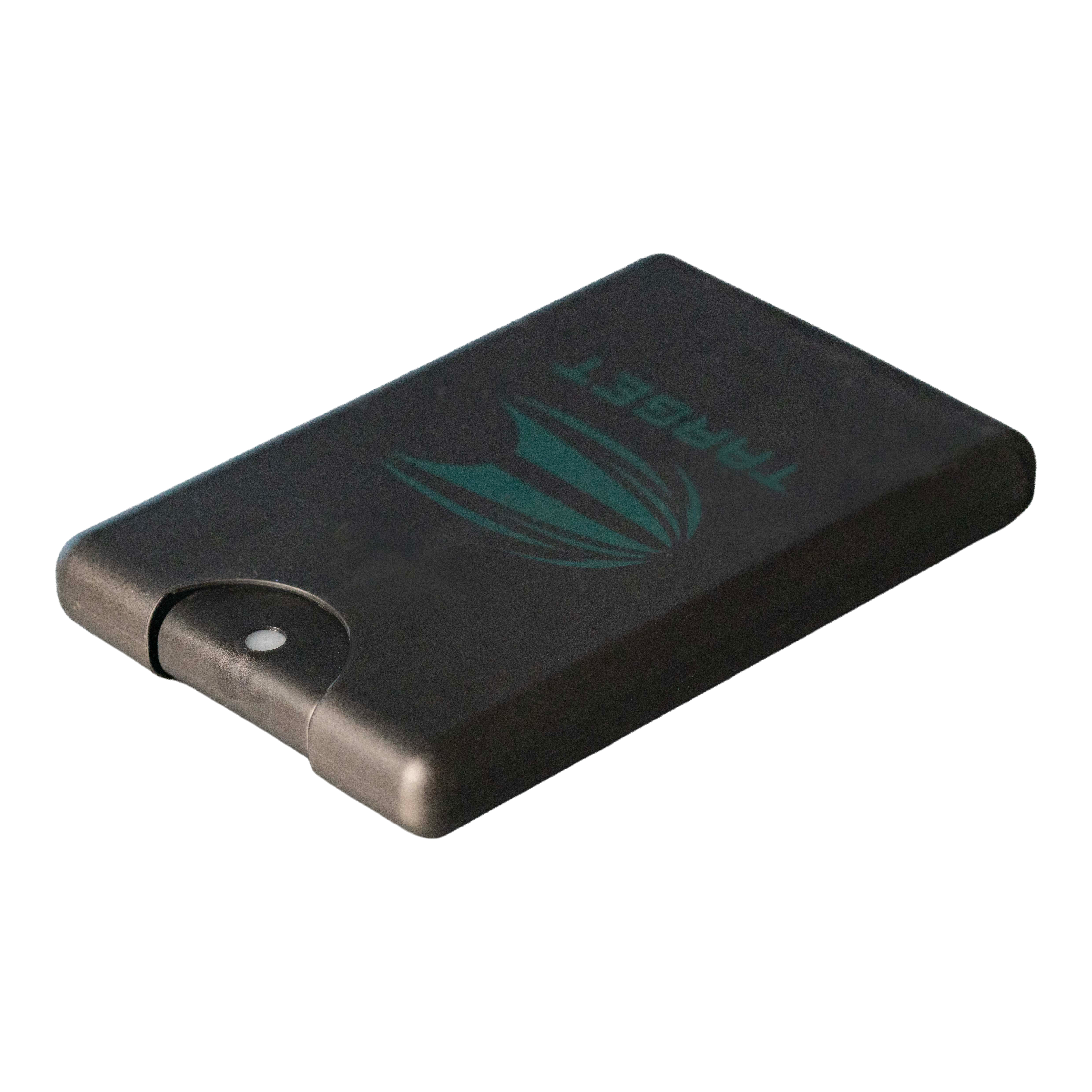 Das Target Dart Servicing Kit ist auf diesem Bild zu sehen. Es enthält verschiedene Werkzeuge für Dartspieler.