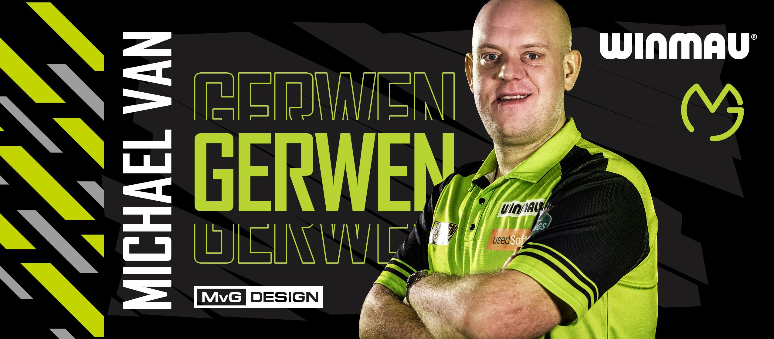 Ein Mann steht lächelnd mit verschränkten Armen vor einem schwarzen Hintergrund. Neben ihm stehen die Worte "Michael van Gerwen" und "Winmau" in grüner und weißer Schrift.
