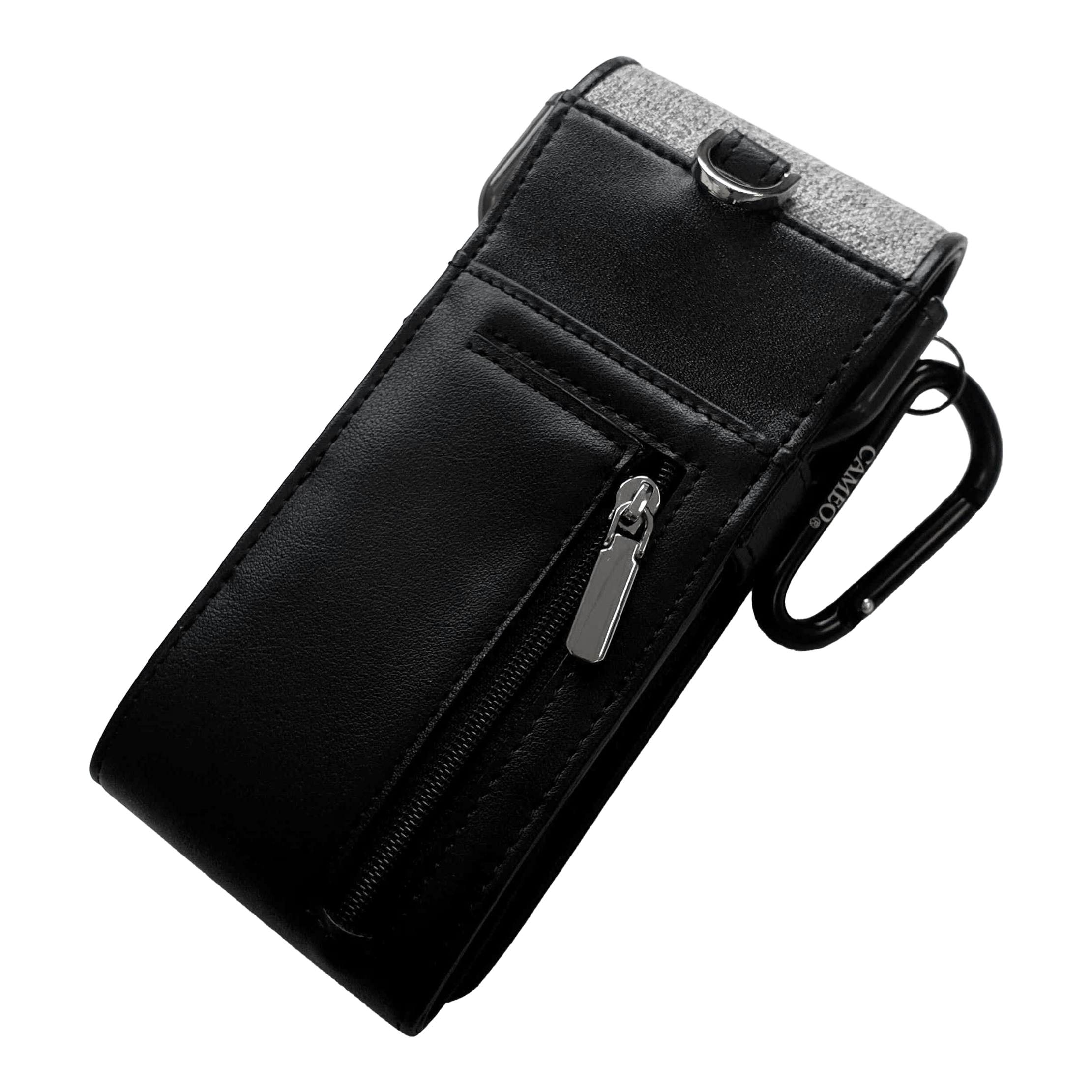 Das Bild zeigt ein elegantes schwarzes Etui mit einem Reißverschlussfach. Es hat einen silbernen Clip und eignet sich ideal zum Aufbewahren von Dartzubehör.